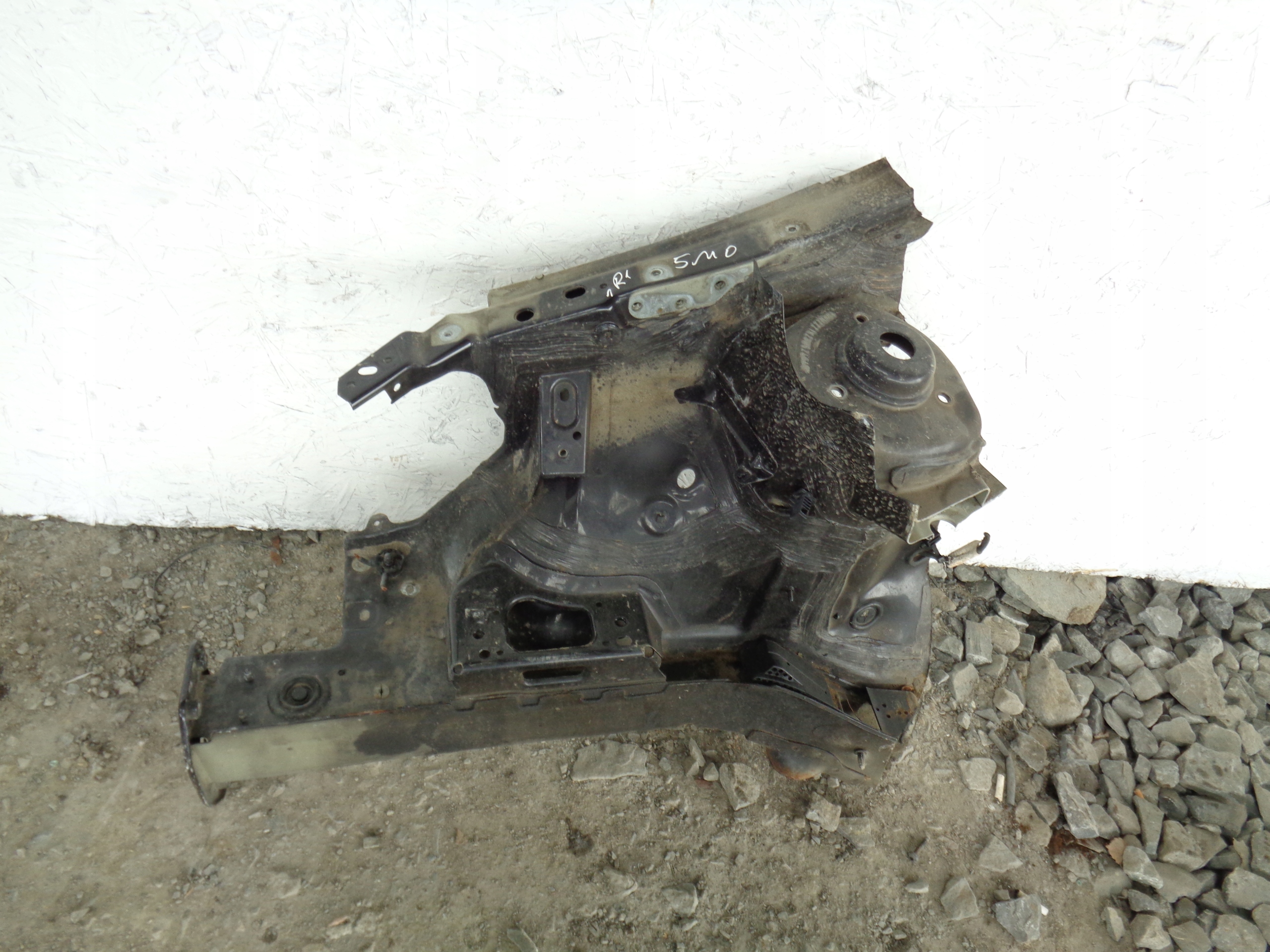 VW GOLF V VI plus 5M0 FARTUCH quarter right front