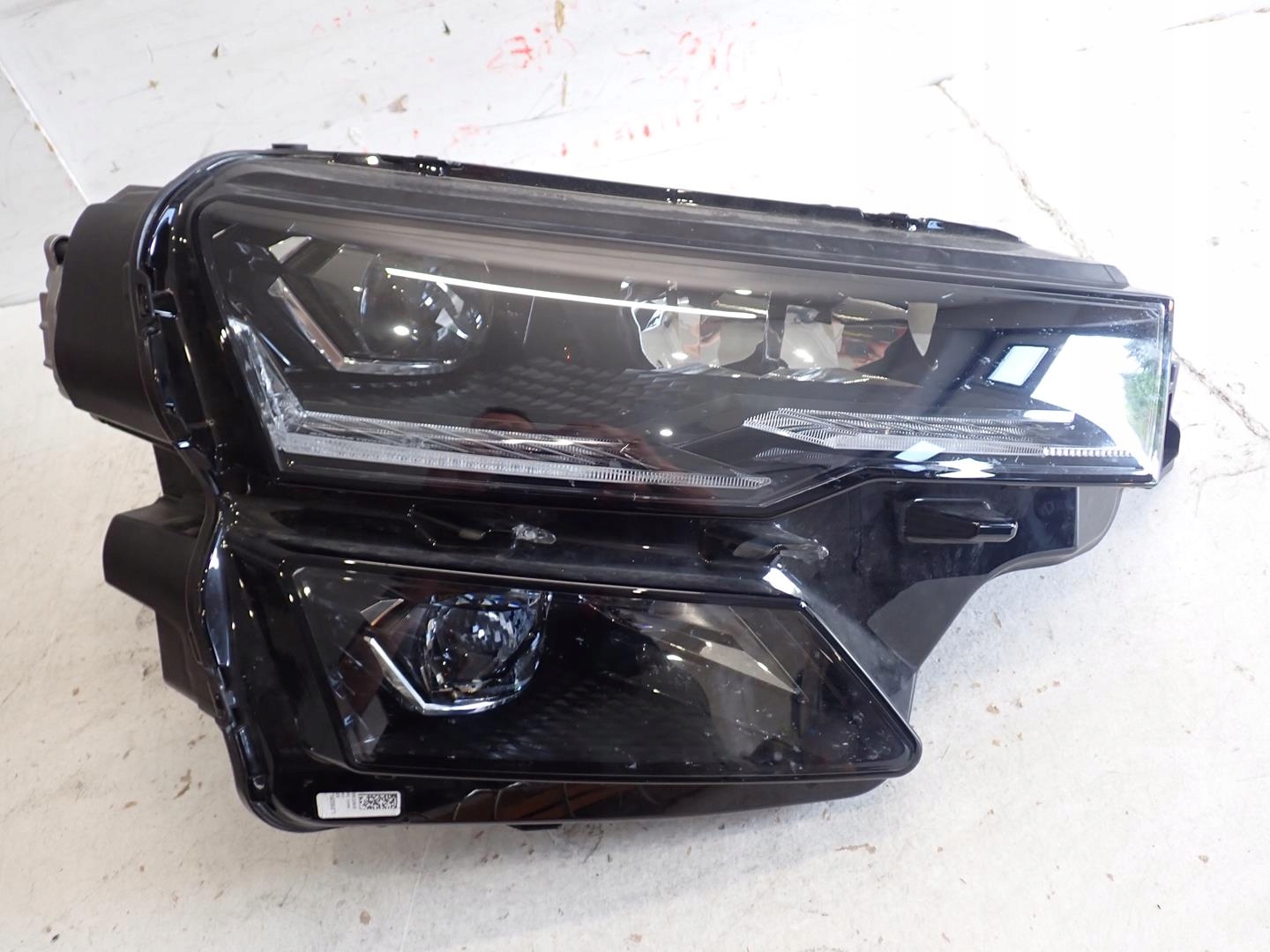 light front front right SKODA KAROQ LIFT 2021- FULL LED 57B941036B