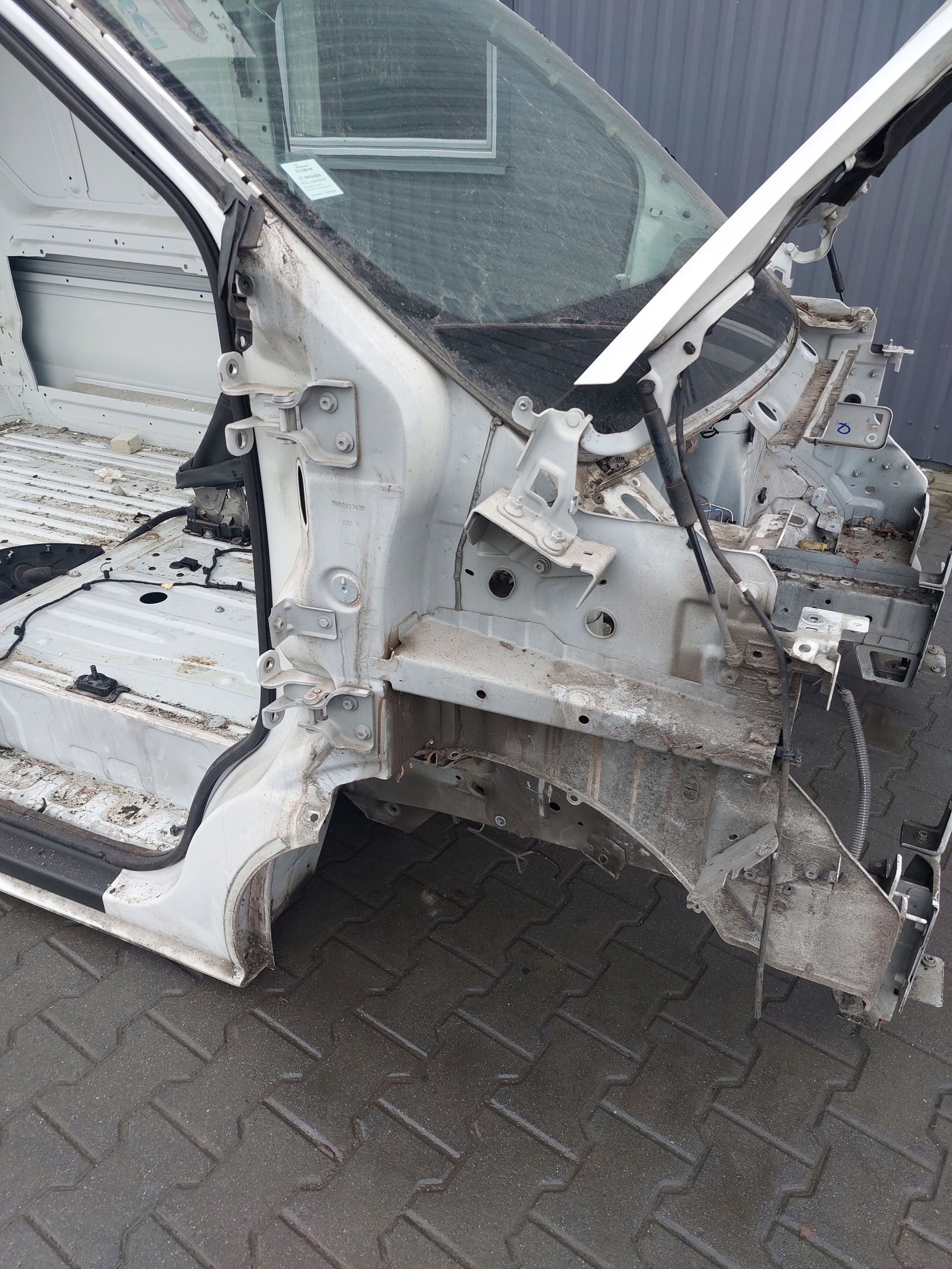RENAULT TRAFIC III VIVARO B TALENTO 14r> quarter right front