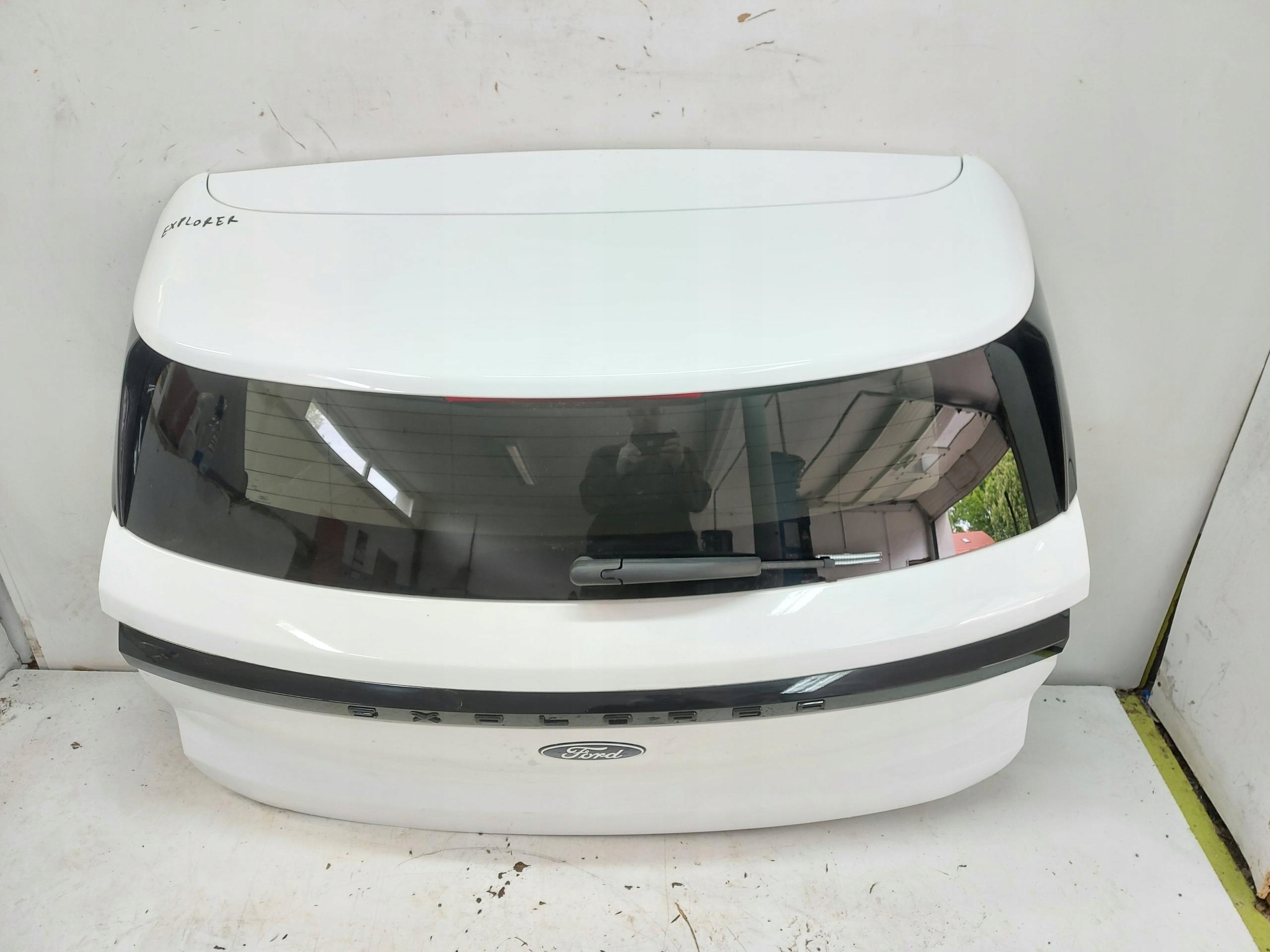Ford Explorer VII R2KB trunk door boot 7VTAWWA