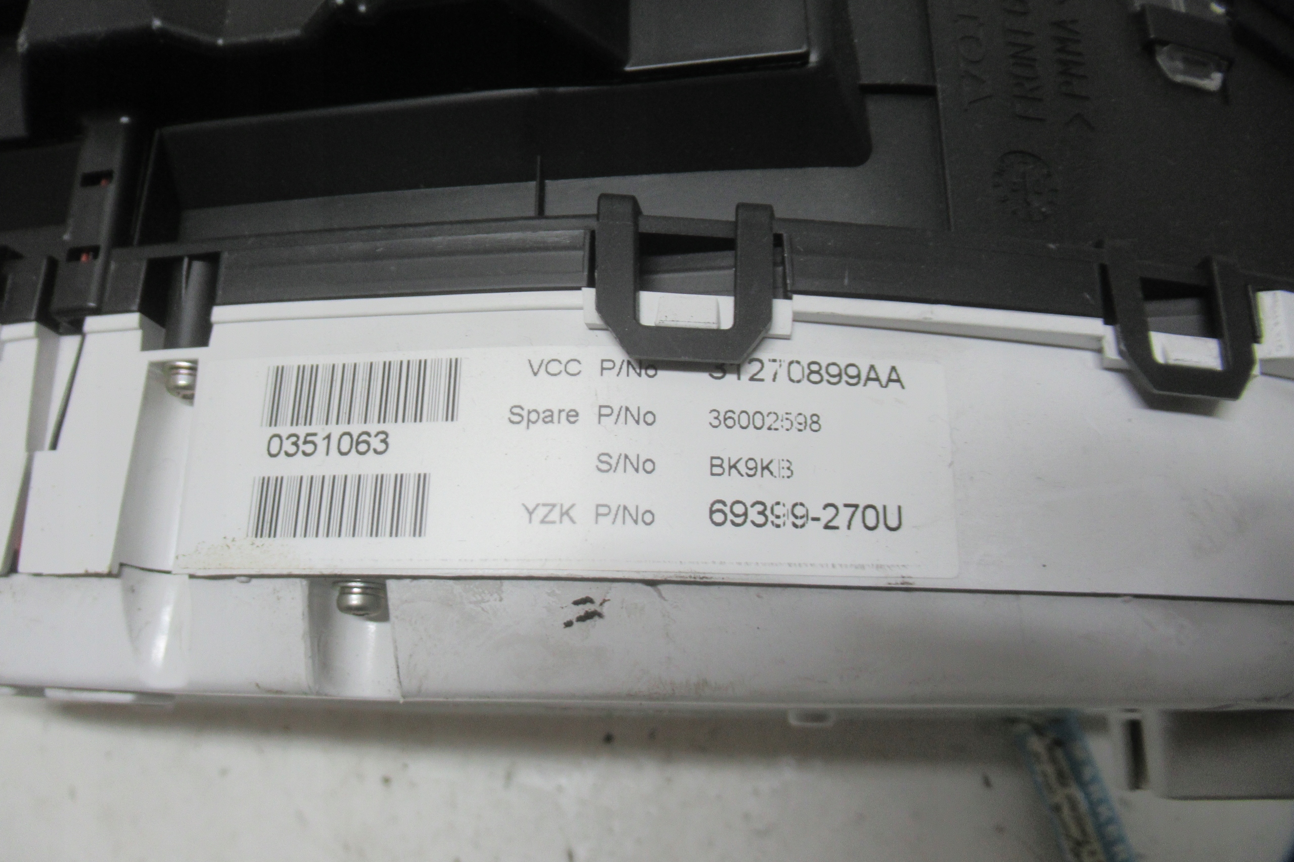 VOLVO V70 2.0 D 09R dials dials 31270899AA