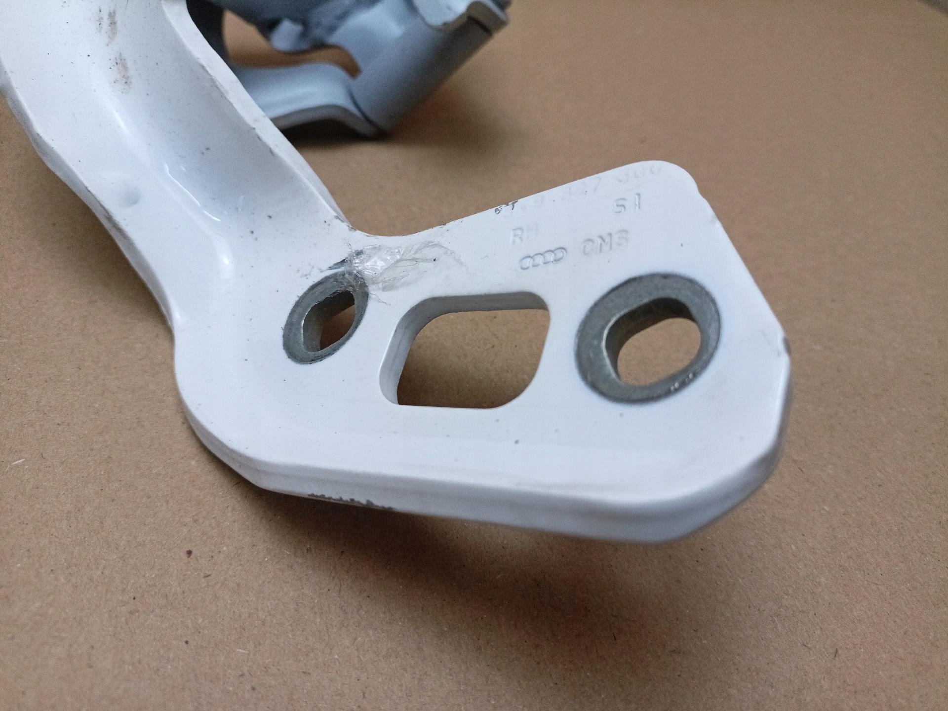 hinge bonnet Audi A4 B8 2011 8K9827299