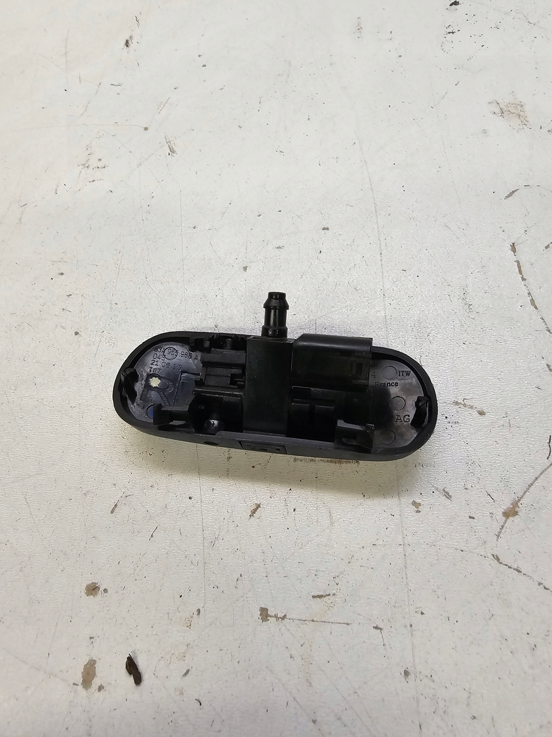 DYSZA der Spritzdüse Spritzdüse rechts AUDI Q3 83A955988A