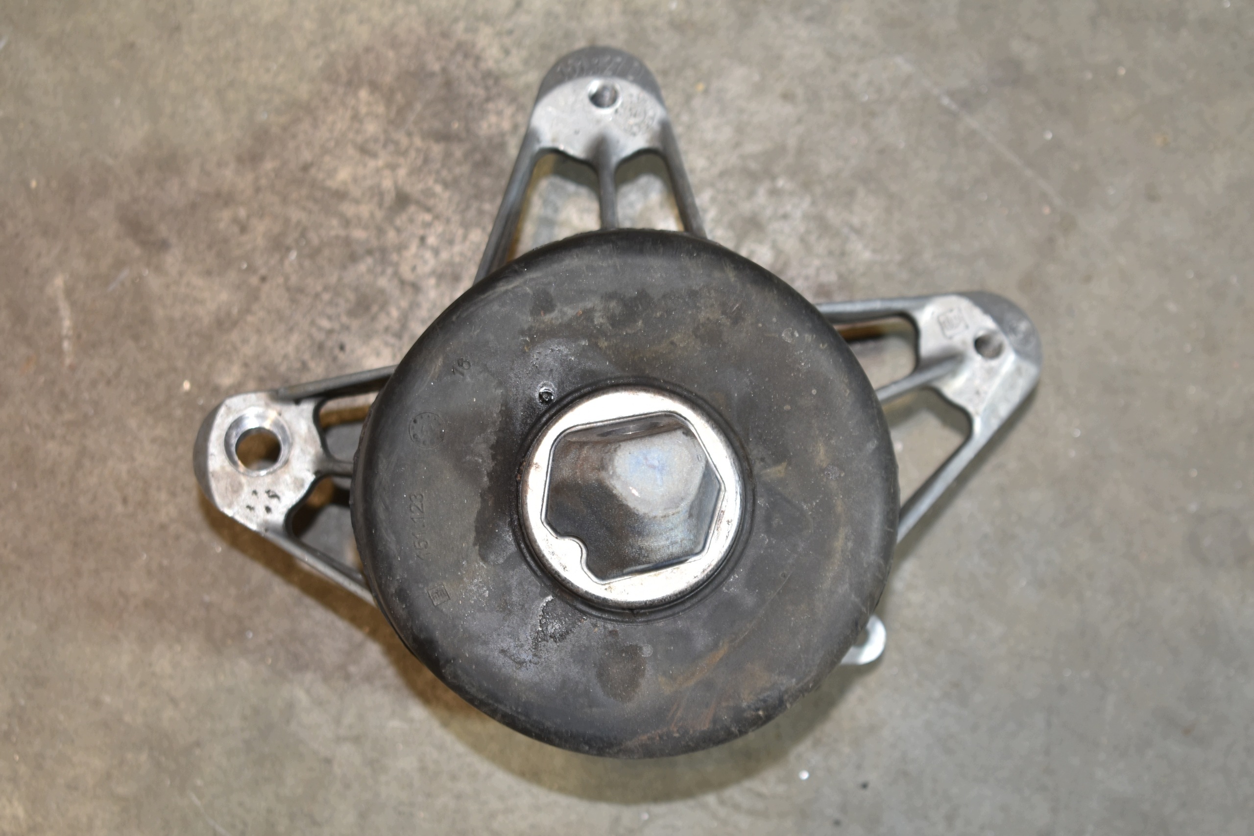 perfect condition engine mount left MERCEDES GLS X167 1