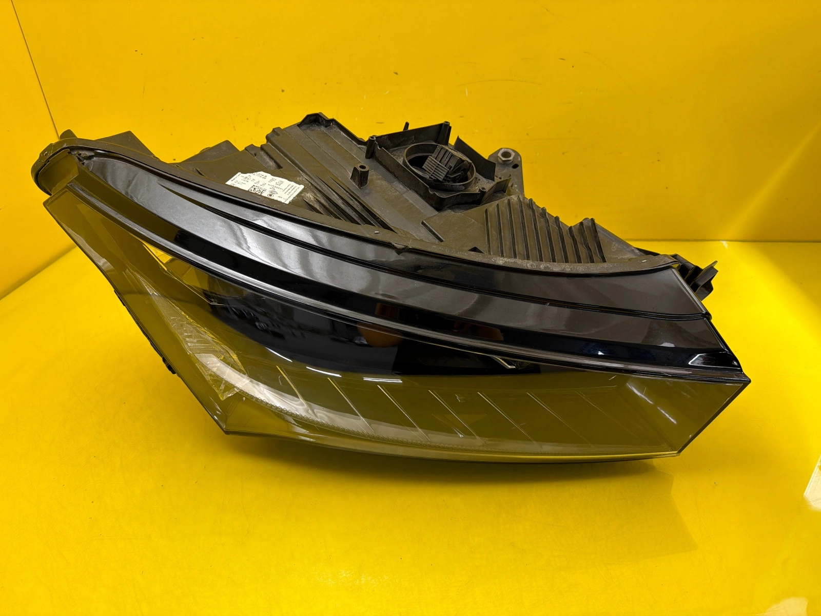 light right Skoda Enyaq IV Led 5LB941016B