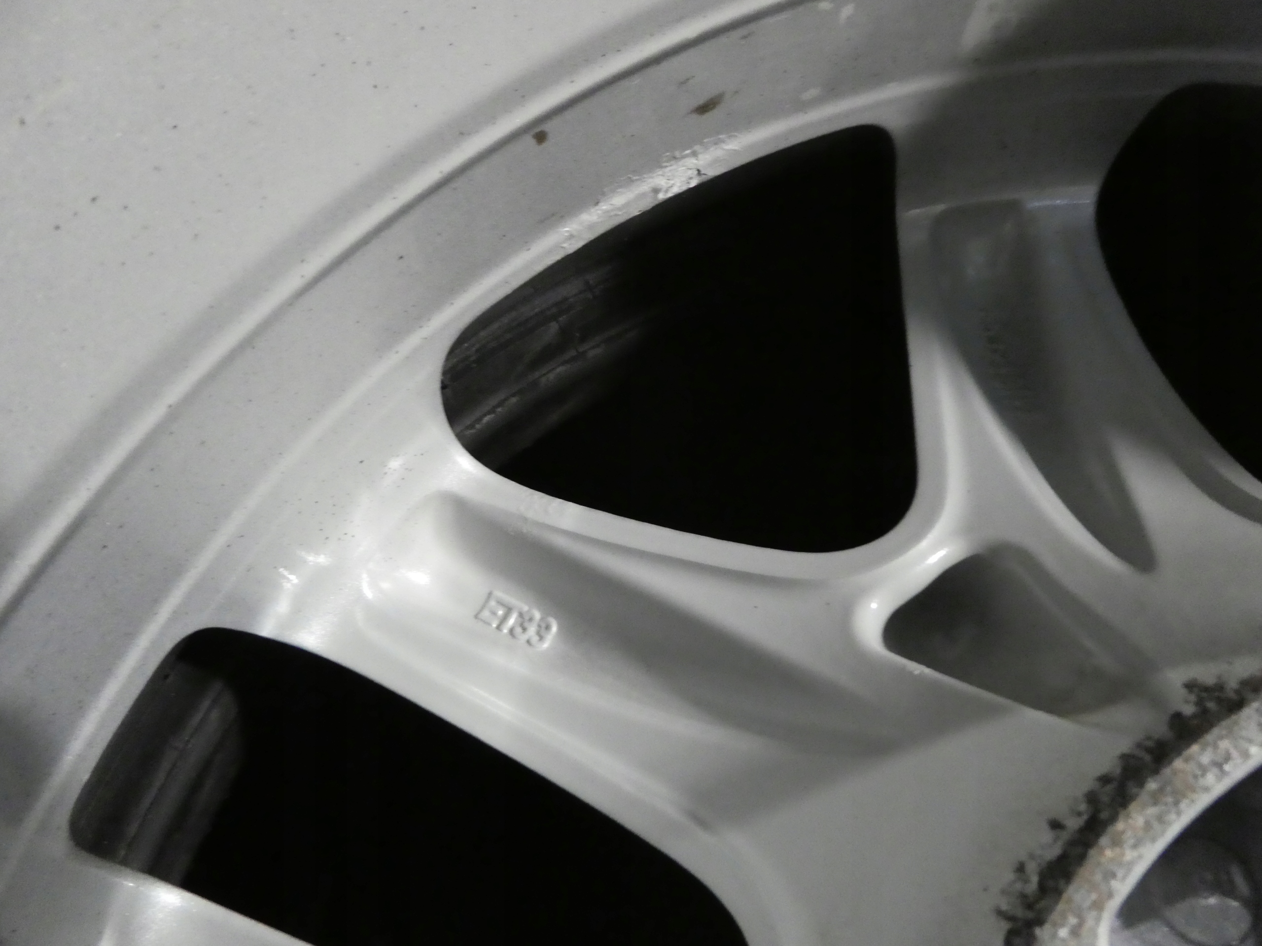 4X CERCHI DI ALLUMINIO CERCHI RUOTE 5N0601025 VW 5X112