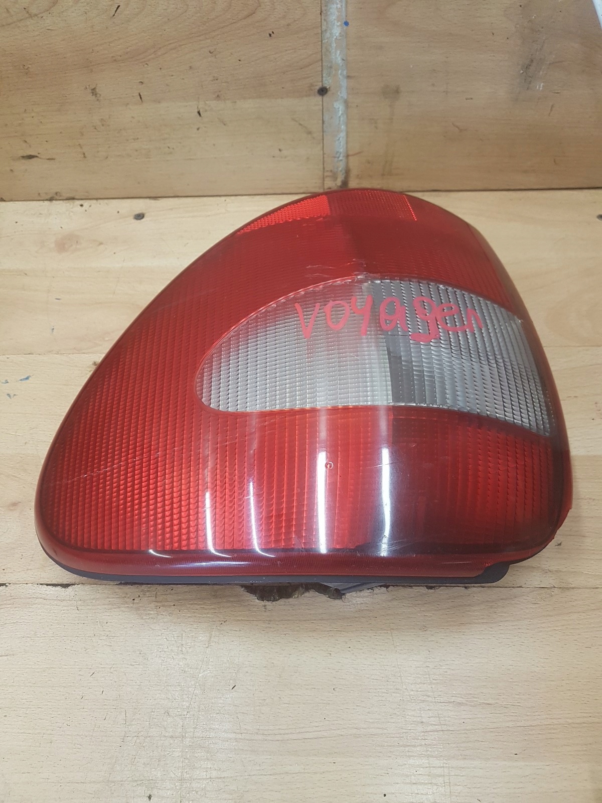 фонарь правый CHRYSLER Voyager IV