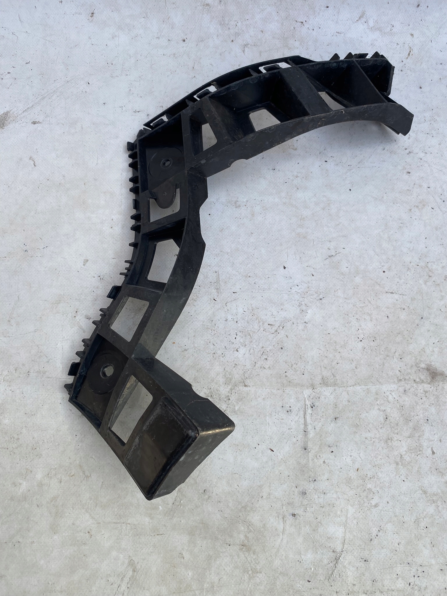 VW TIGUAN 5N0 bumper bracket left rear part
