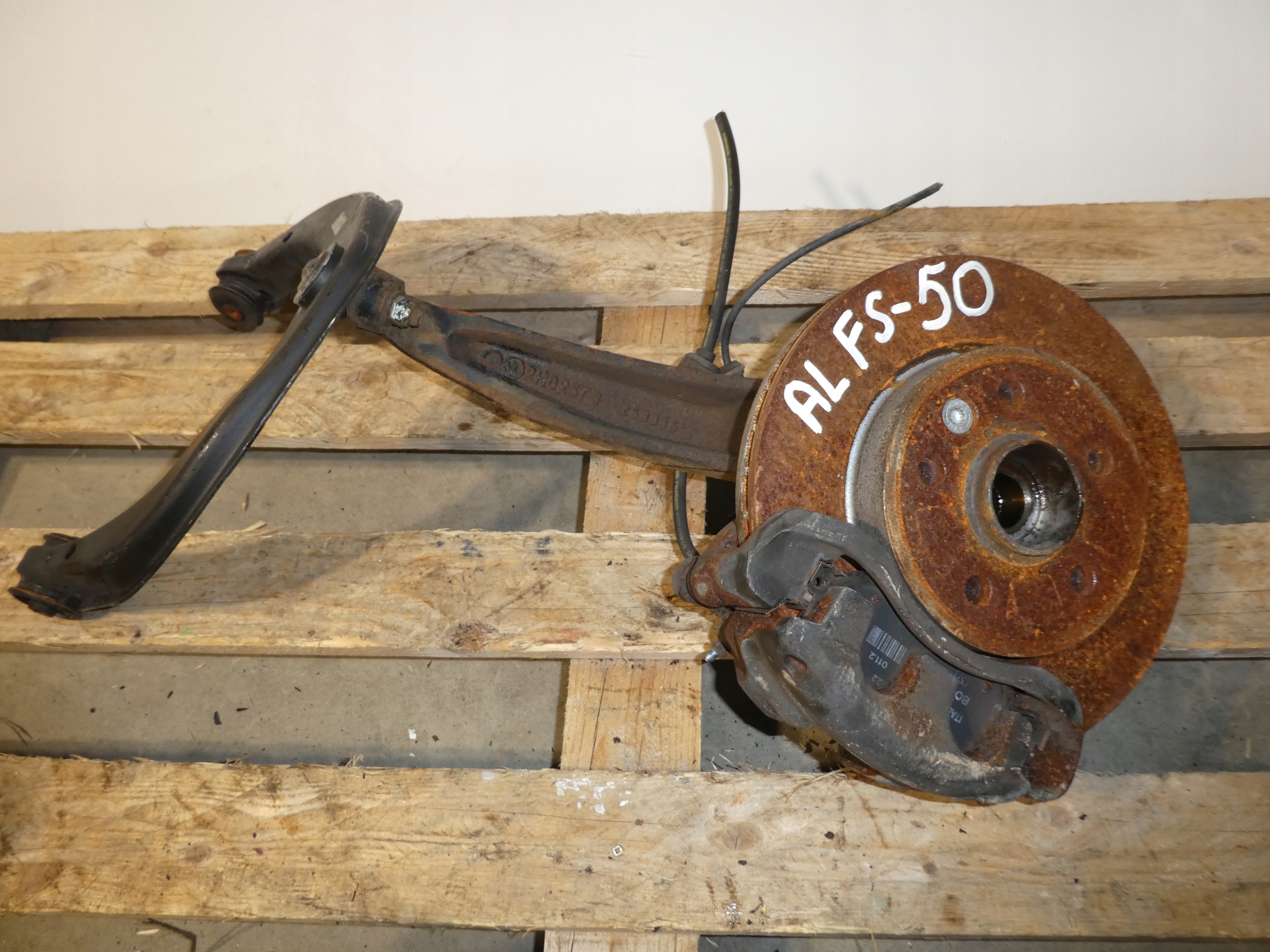 VW AMAROK 2H swing left front 2H0257 J