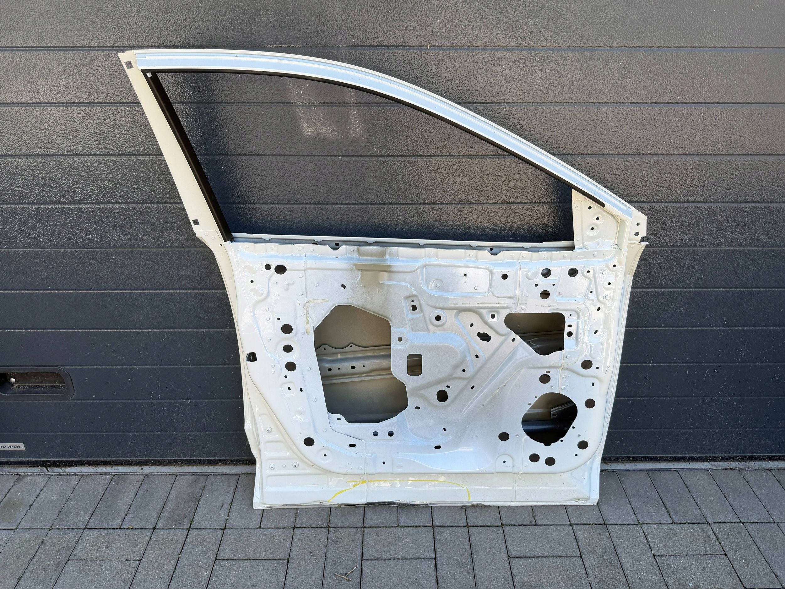Nissan Quashqai J12 door front front left