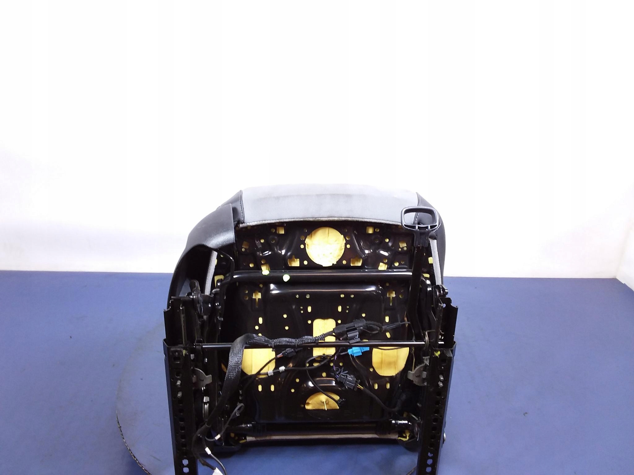 vw JETTA VI кресло пассажира кожа