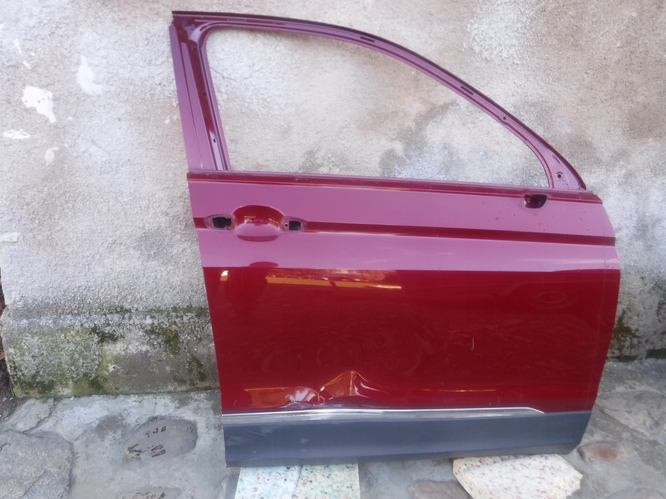 door front front right VW TIGUAN 5NA831312c