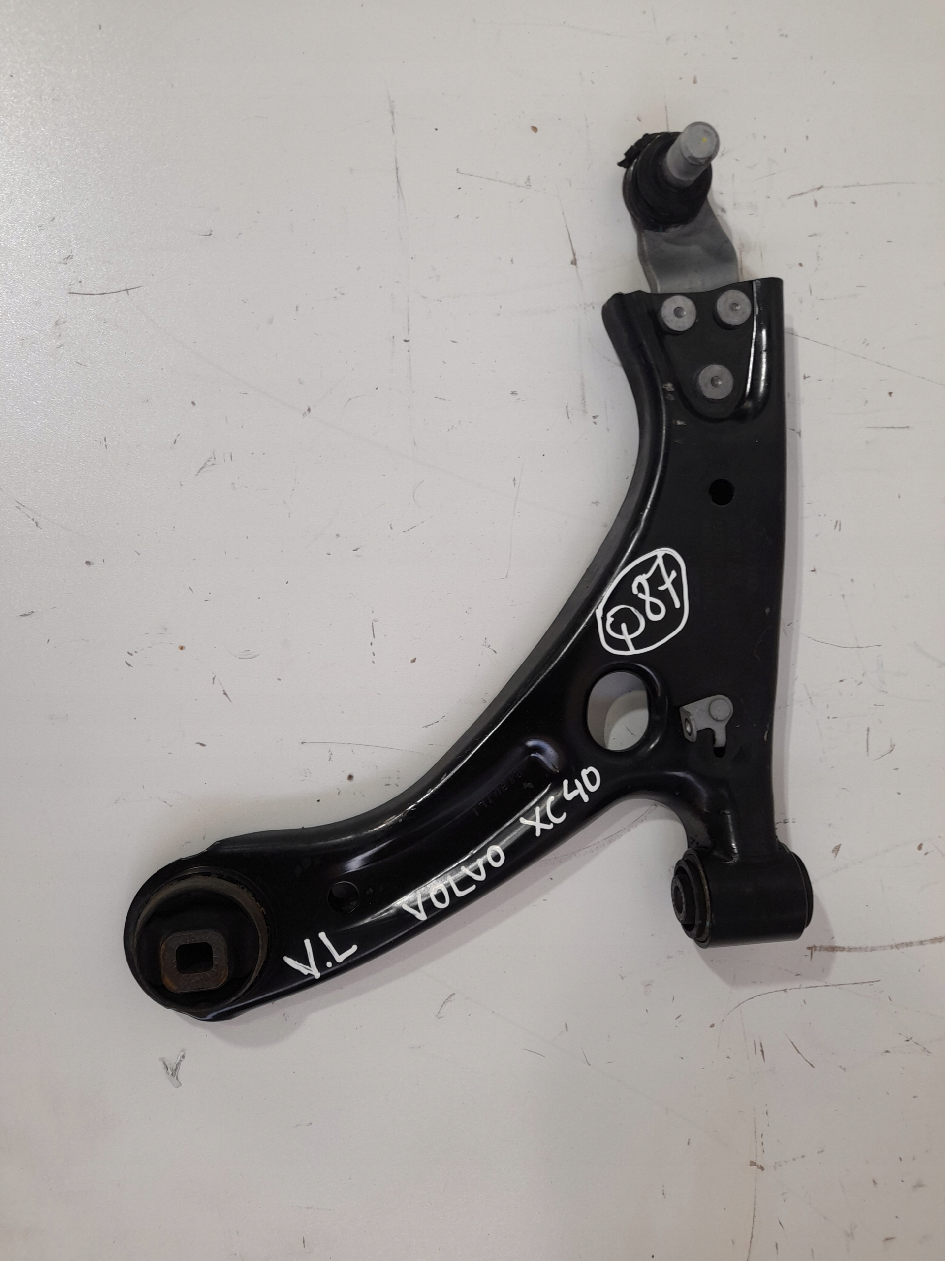 VOLVO XC40 arm left front 32221283 (Q87)