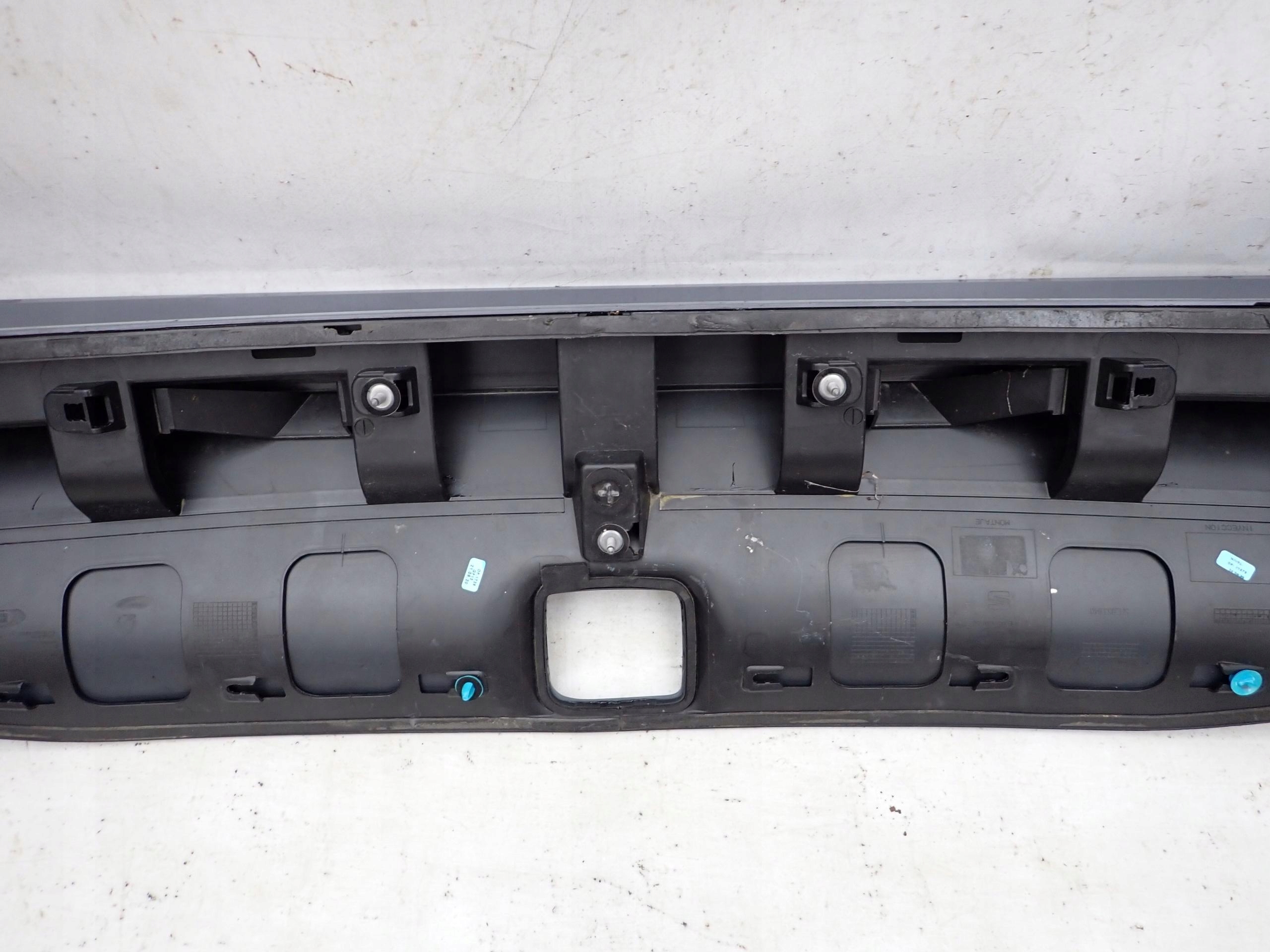 CUPRA LEON KOMBI SPORTSTOURER 21- cap bonnet rear part