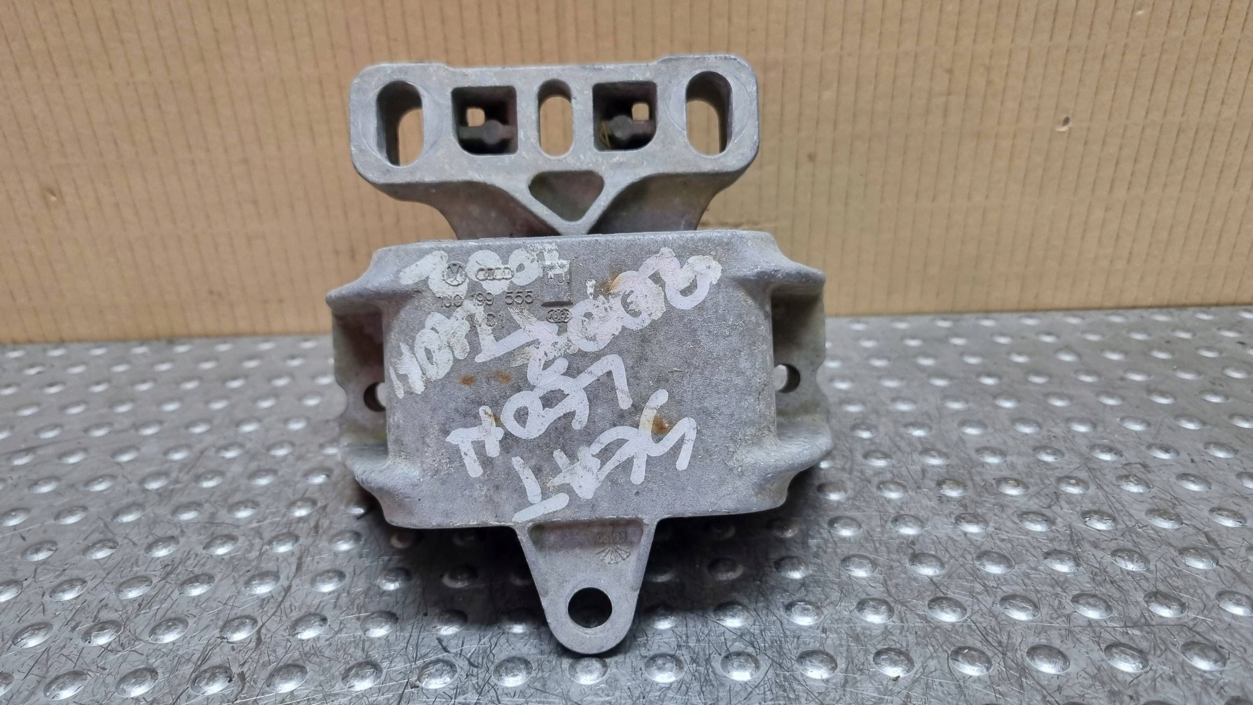 supporto Supporti motore usato 1J0199555AJ SKODA OCTAVIA e A3 8L GOLF 4 BORA 1.8B