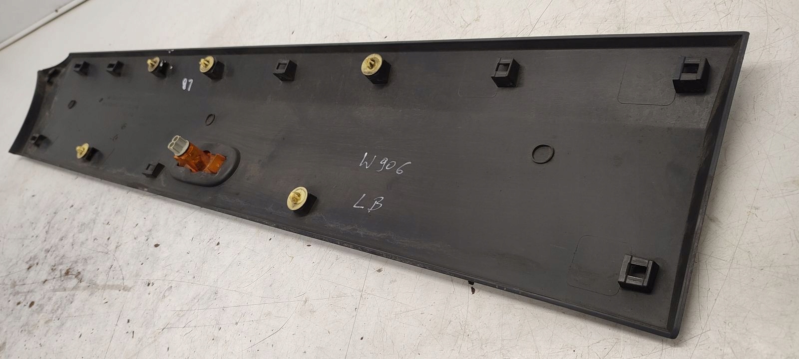 moulding door left bok Mercedes Sprinter 906