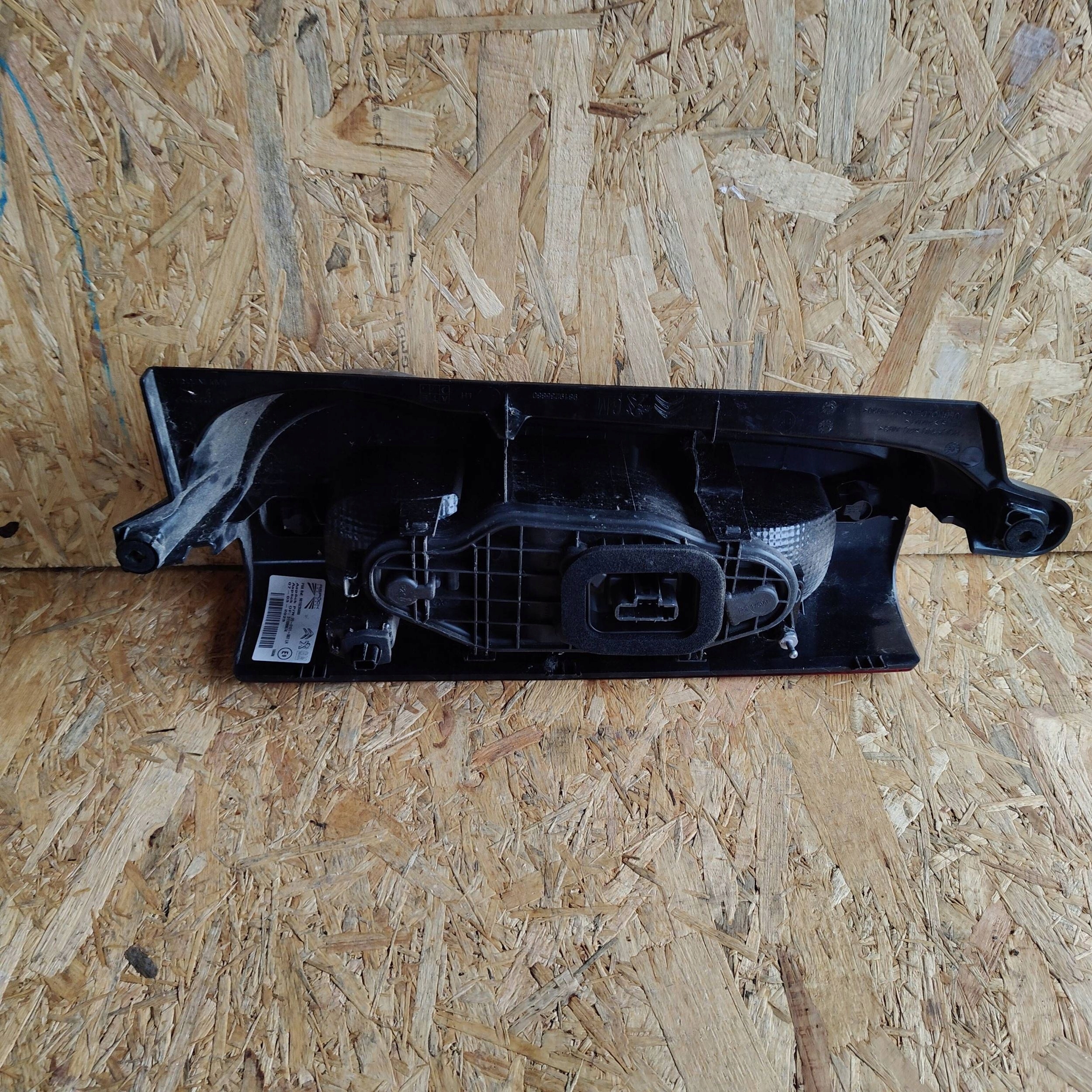 light rear rear part side left Citroen Berlingo 9819235880