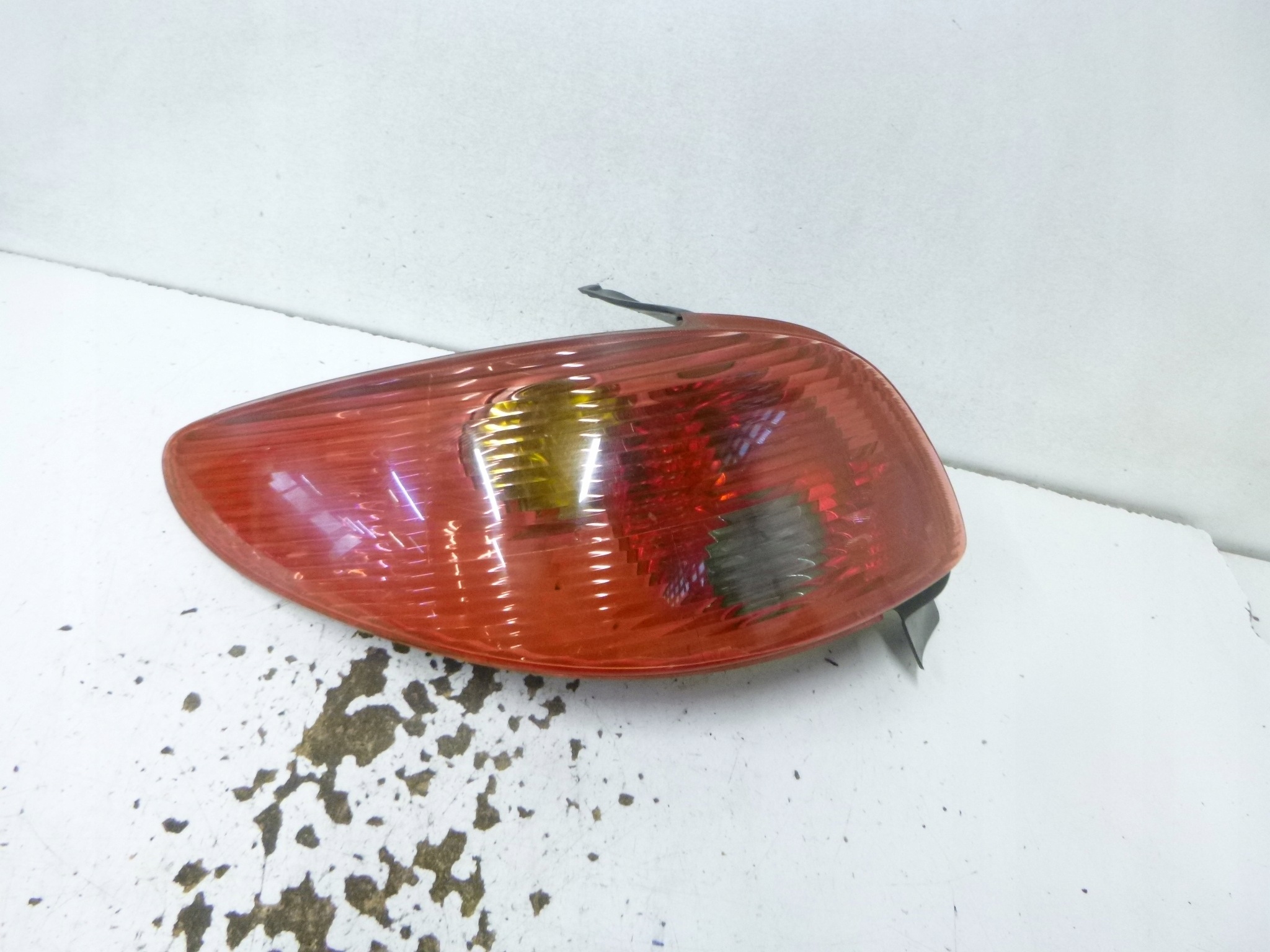 light rear left Peugeot 206 2005r. 3d