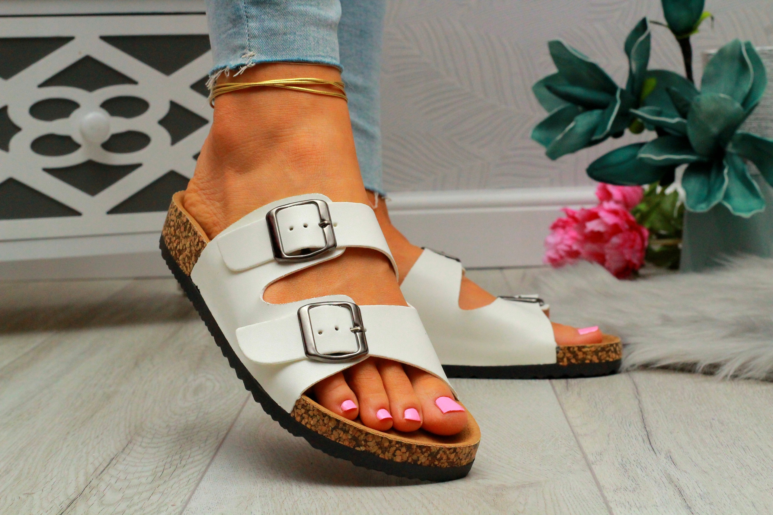 KLAPKI DAMSKIE BUTY NA KORKU KLAMRY PROFILOWANE Rozmiar 37