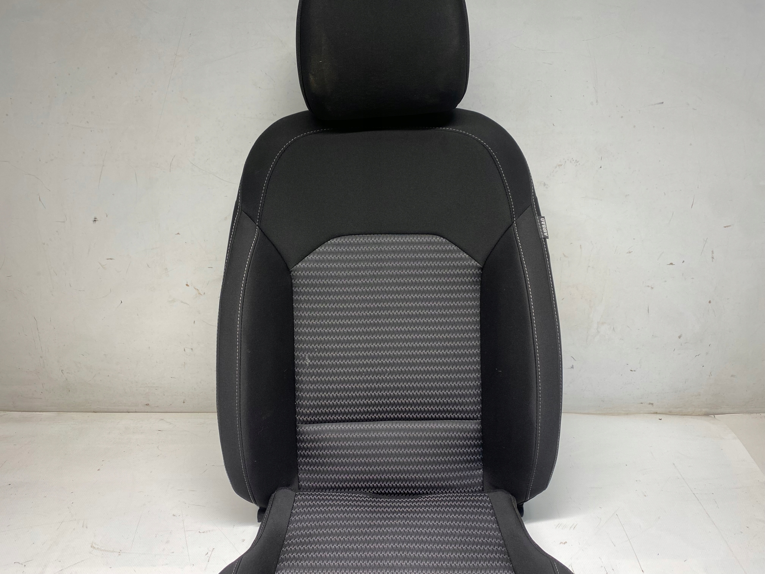 seat left driver´s KIA XCEED MATERIAL BARDZO LADNY