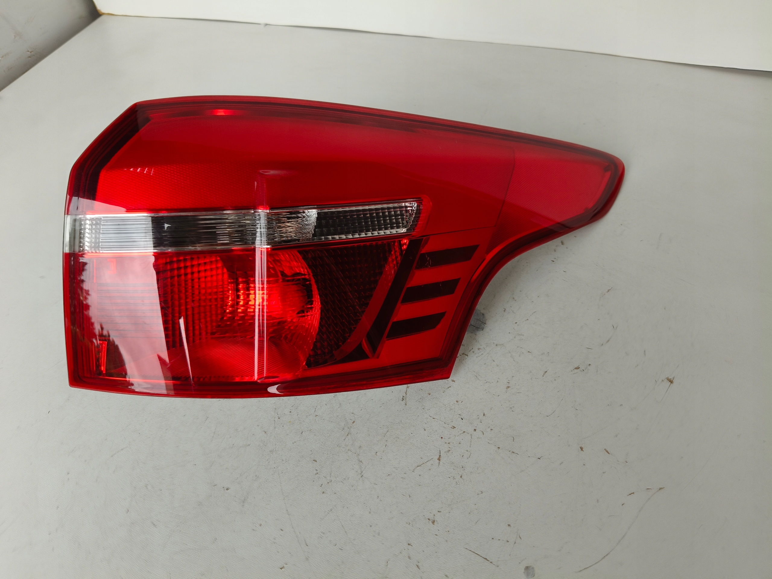 light right rear FORD FOCUS MK3 14- LIFT KOMBI