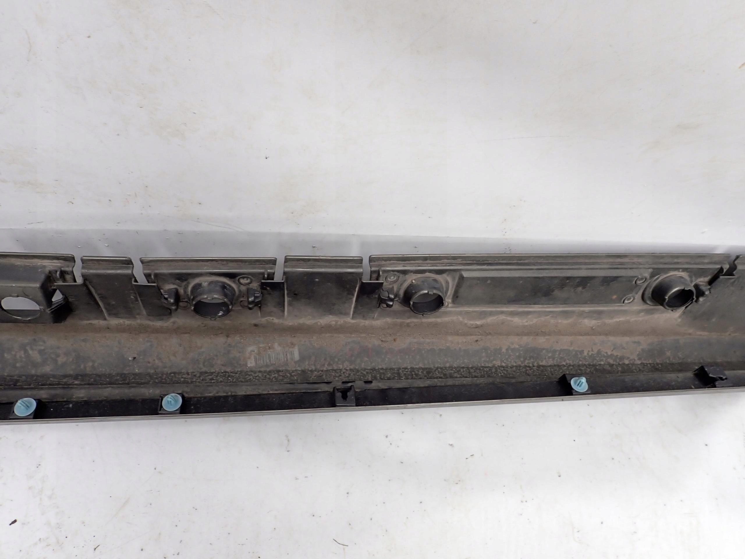 TOYOTA COROLLA E21 19- threshold right moulding threshold