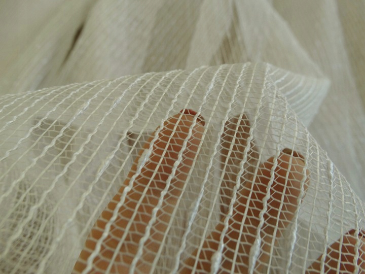 Mg žakárová síťka Ecru Síť 06243 300x200 cm hotová obšitá Sk