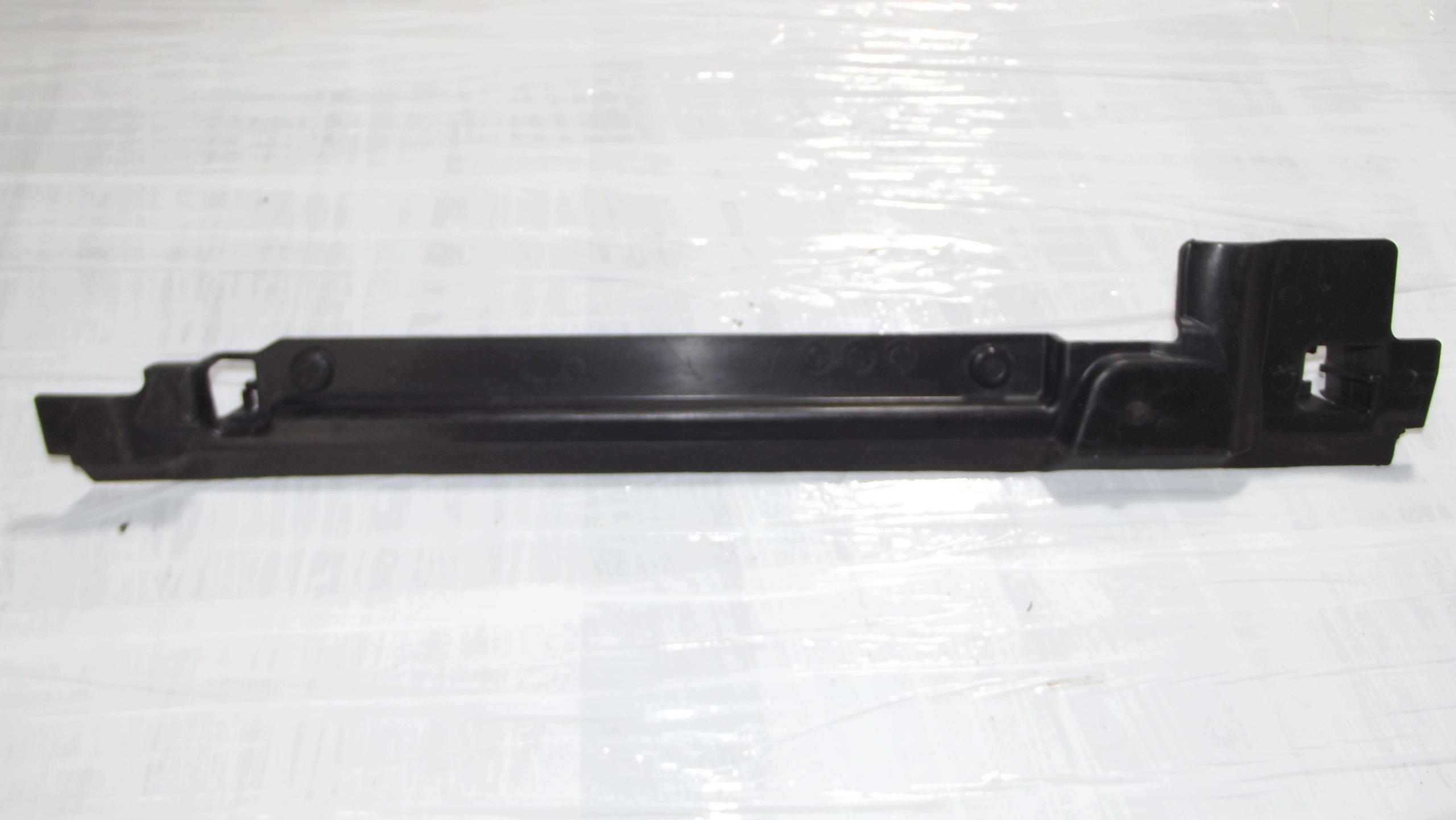 Renault Austral bumper bracket left front 214984541R