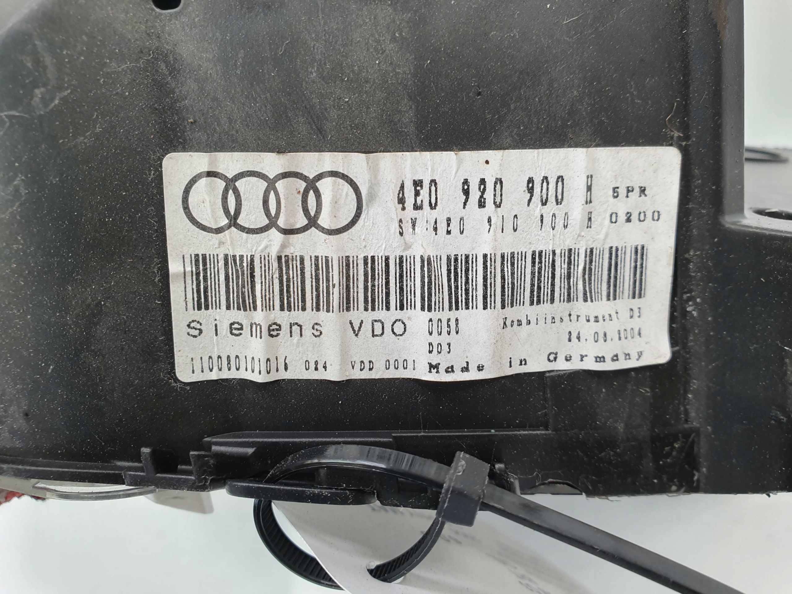dials clock 4E0920900H AUDI A8 D3