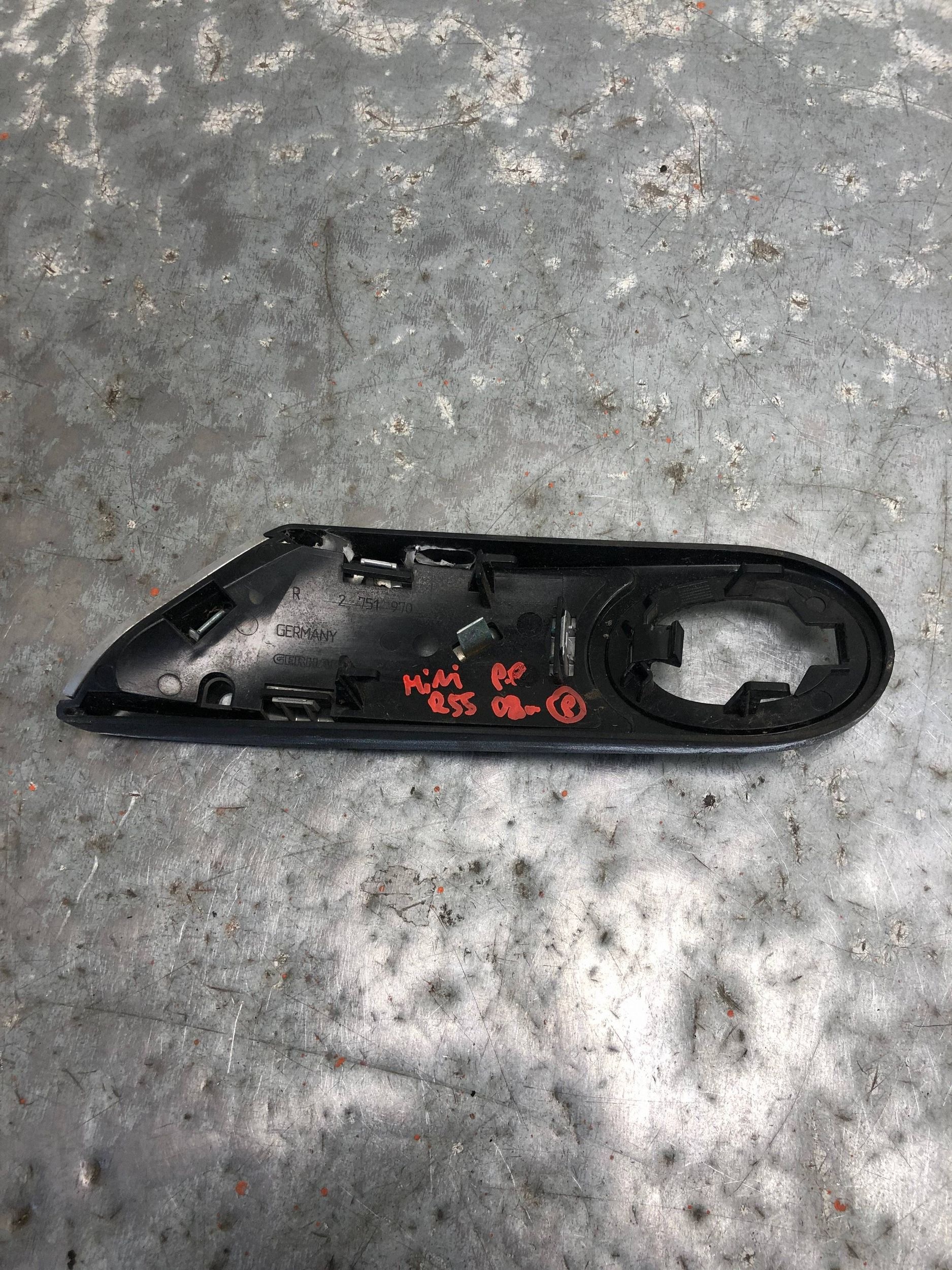 Moulage Indicateur de direction Aile Droite Avant MINI R55 2751970