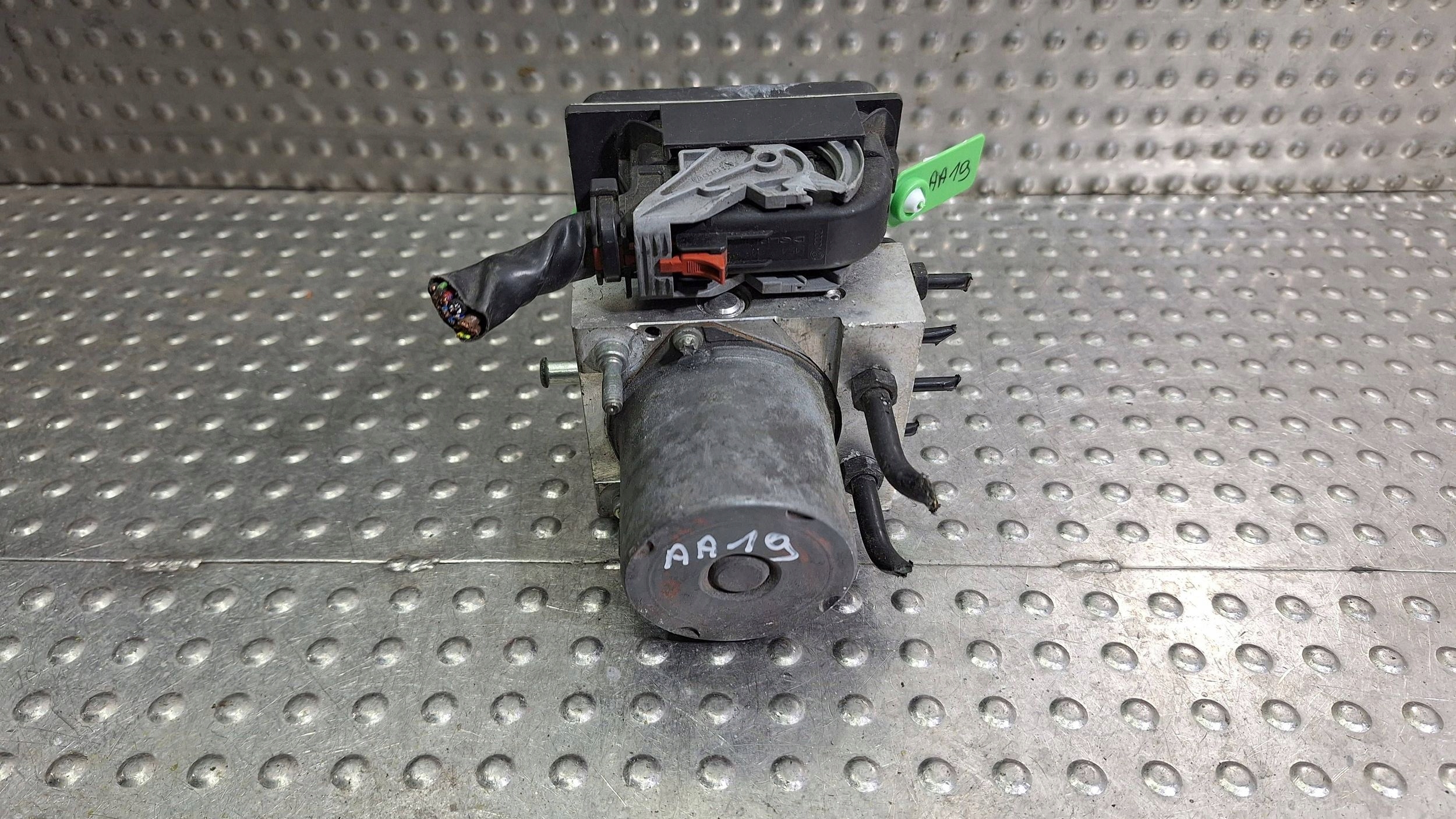 pump control unit ABS 0265234330 8E0614517AJ 8E0910517B AUDI A4 B7