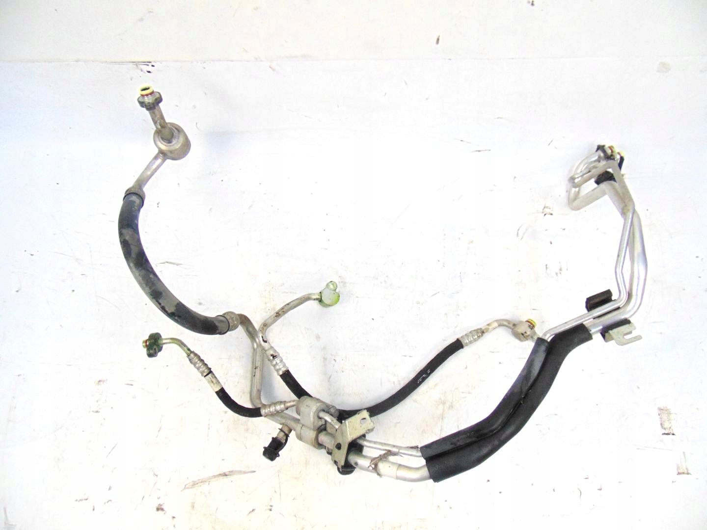 Кабелі кондиціонера VOLVO V40 II 2 2.0 D4 177KM