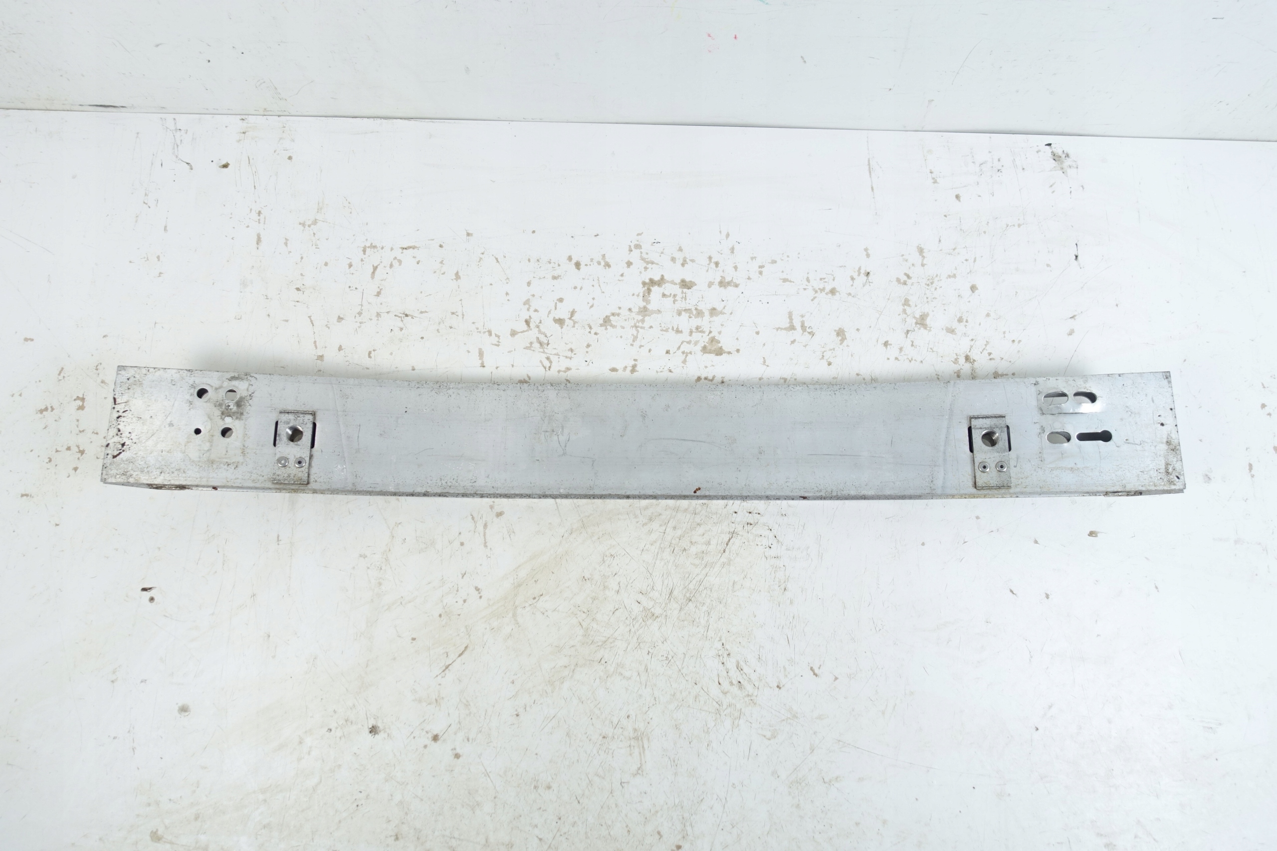 TOYOTA PRIUS plus 2011- pillar bumper support front
