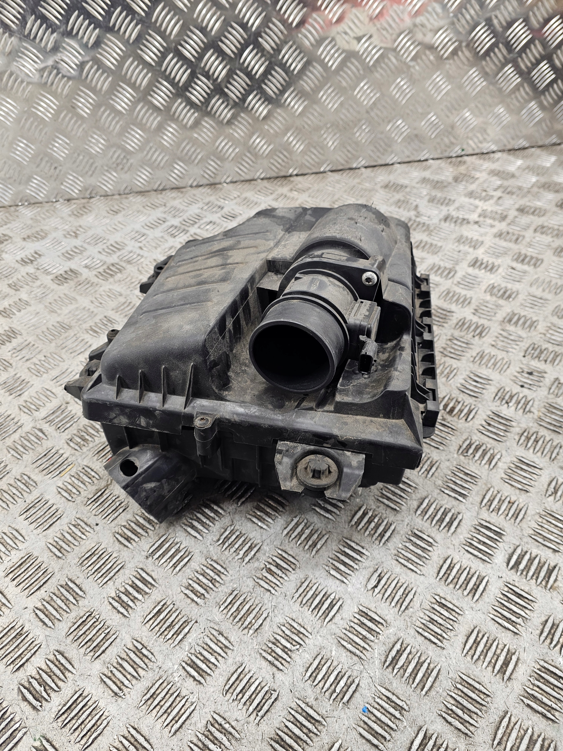 TRAFIC VIVARO Gehäuse filter luft 8200760899B