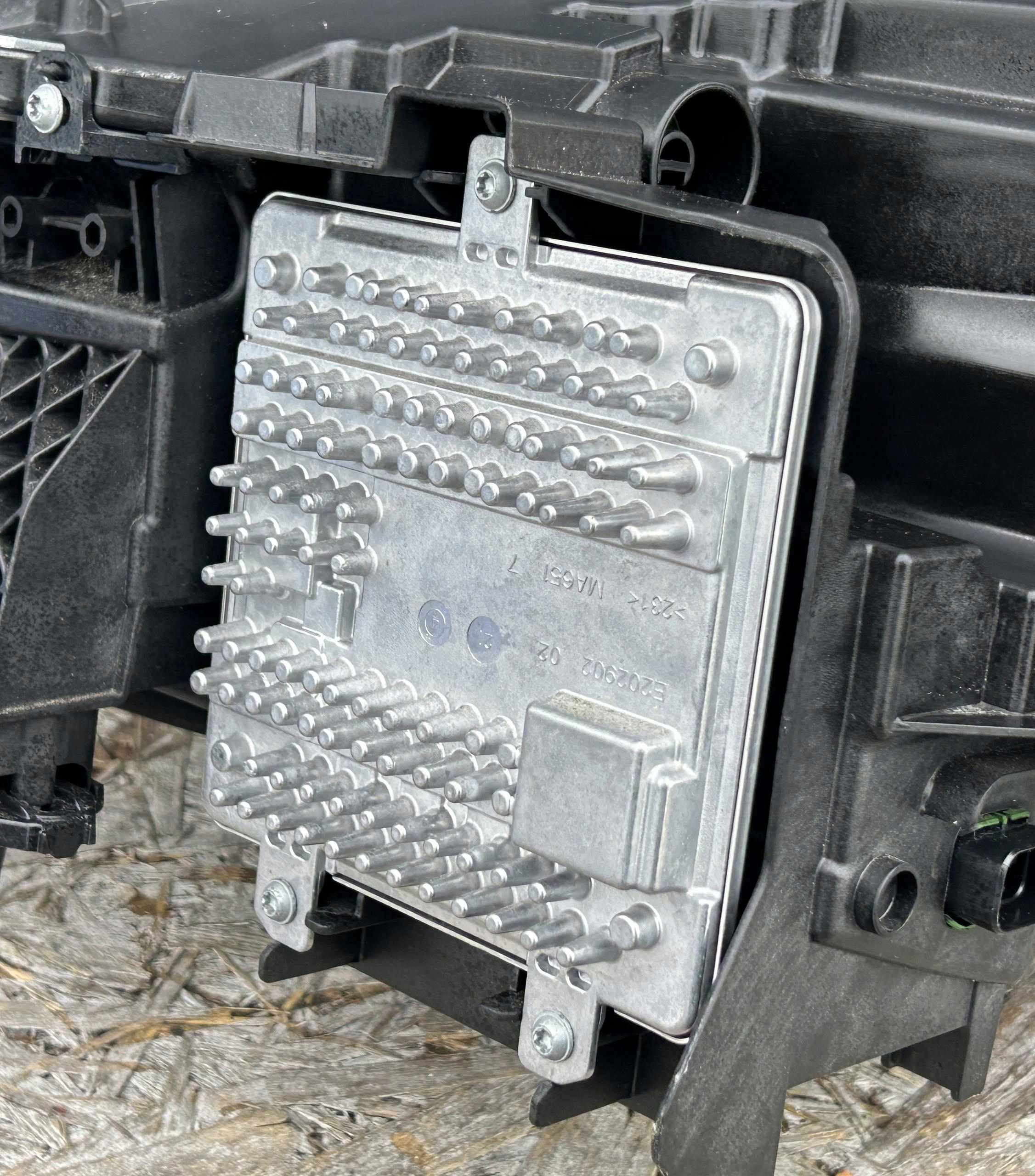 light right + left front FULL LED BMW 2 G42 M2 G87 8083636 8083635 KOMPLET