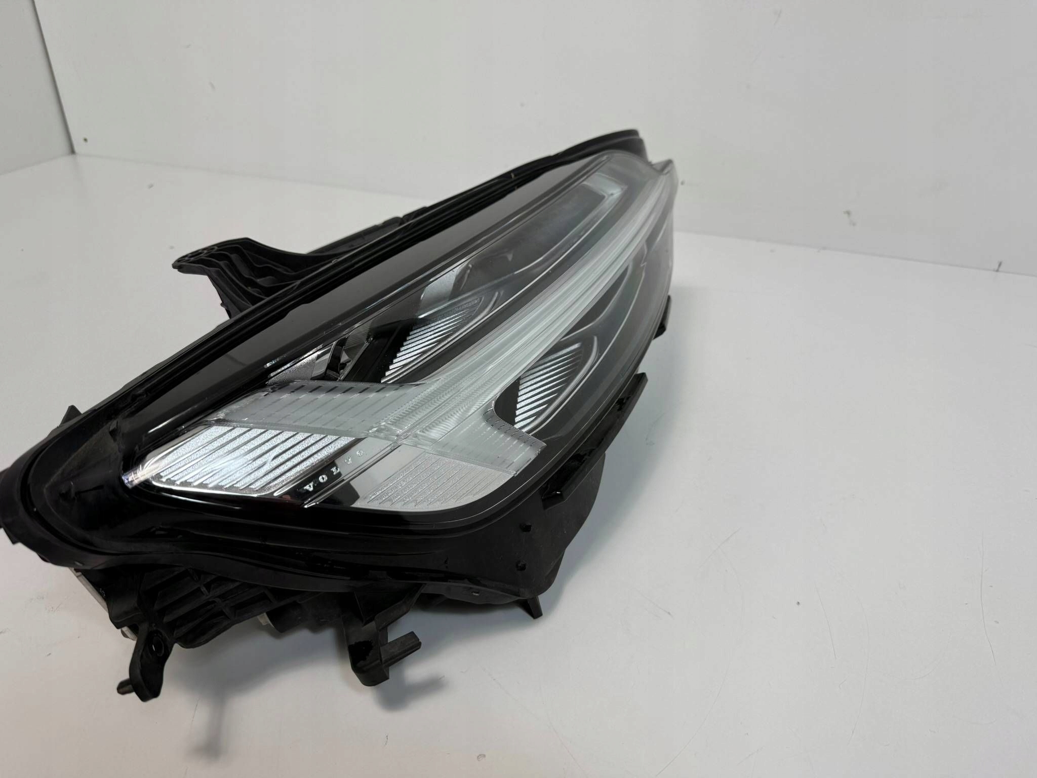 Volvo V60 II light front right 32338002 FULL LED ACTIV High Beam System