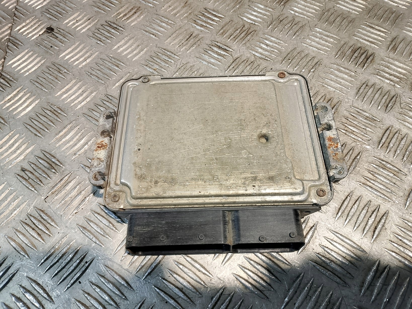 control unit computer of the engine OPEL ASTRA H III 3 1.9 CDTI 0281012549