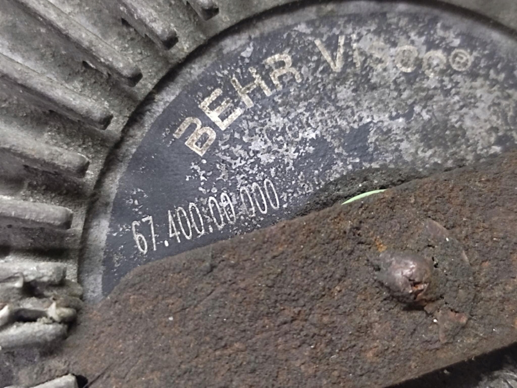 VW PASSAT B5 1.8 ventilátor chladiče WISKOZA 058121301B