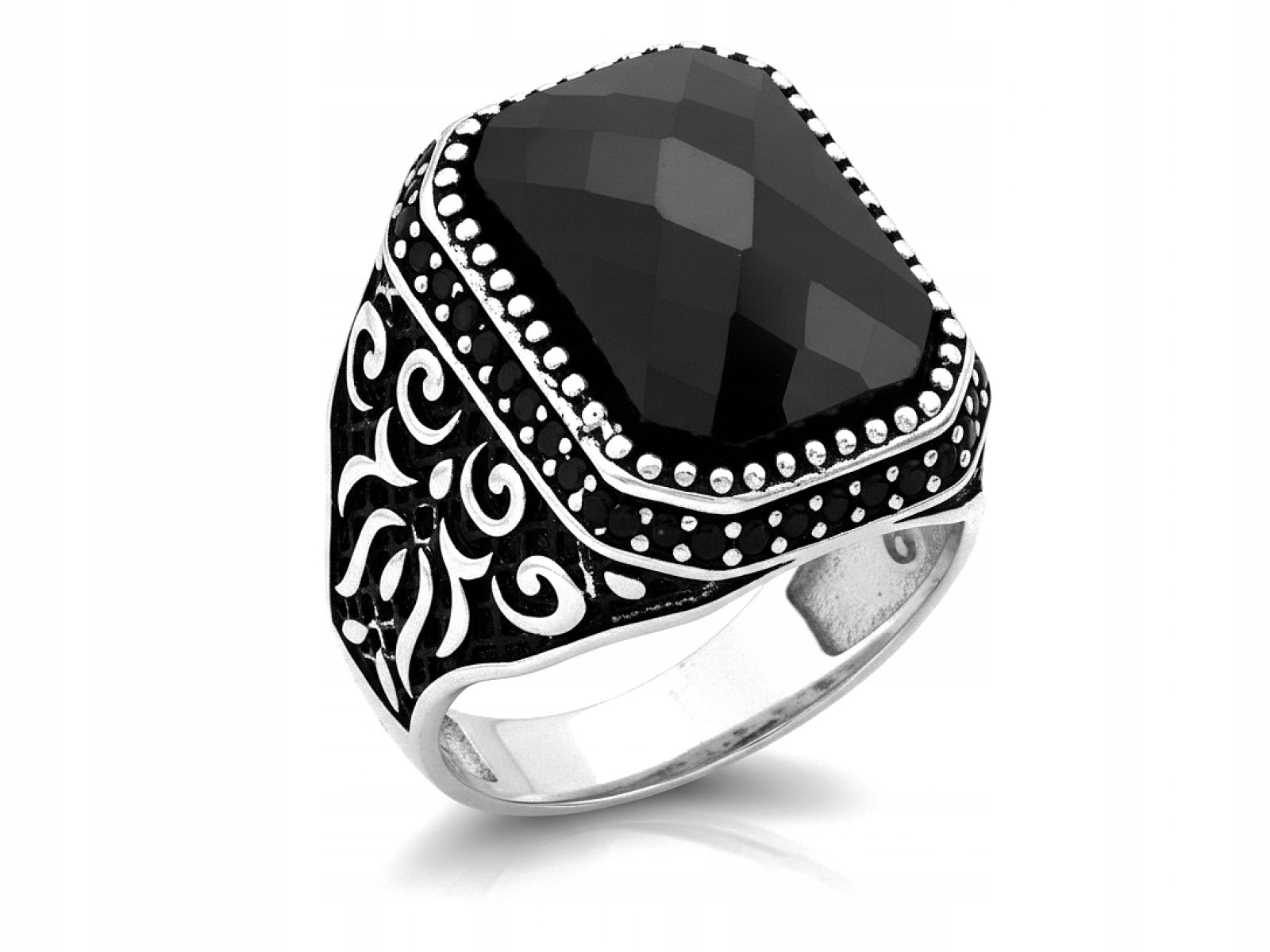 Pánský prsten stříbro 925 je pro něj stylový