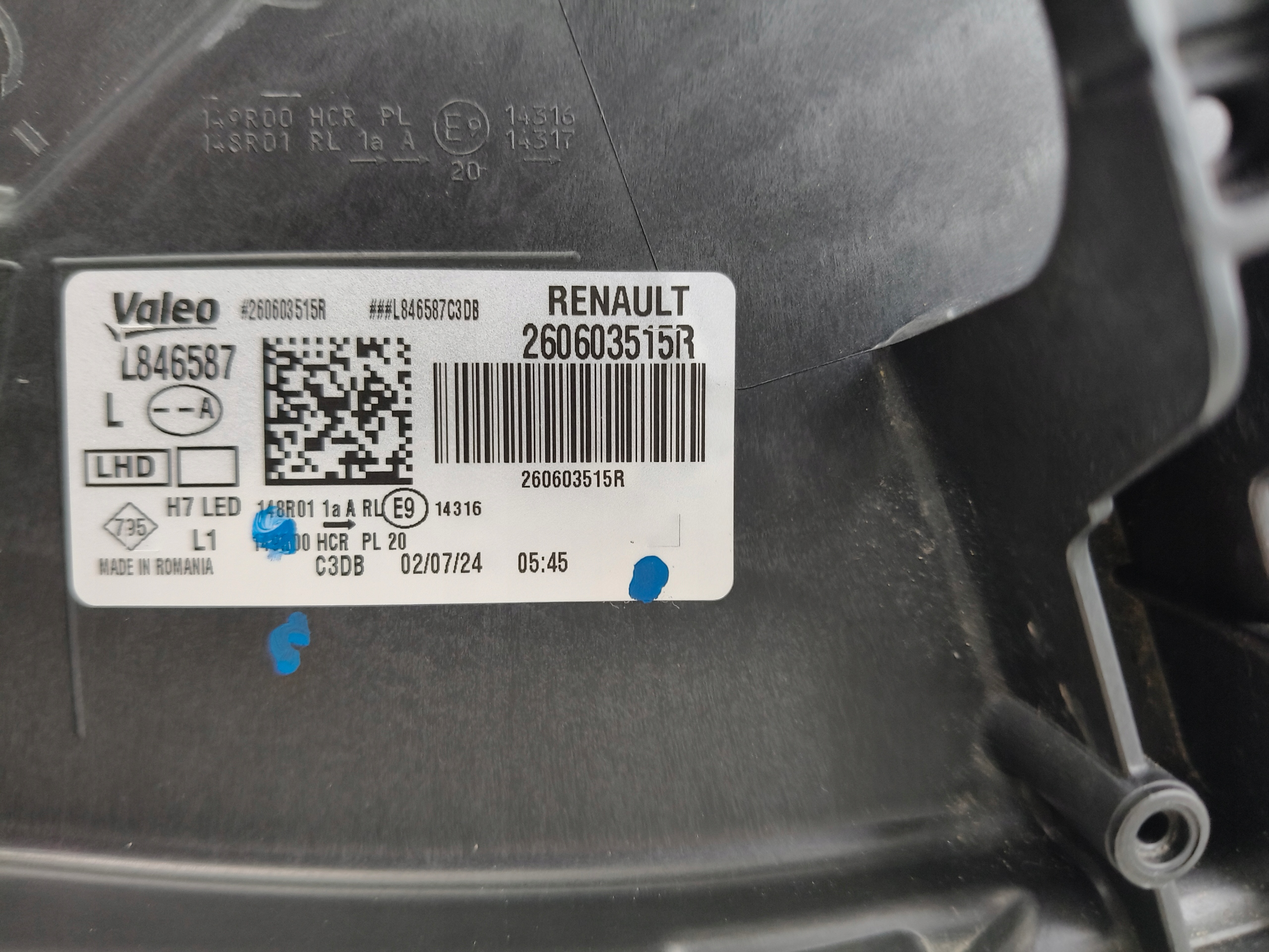 light left REFLEKTOR DACIA DUSTER III 24- LED