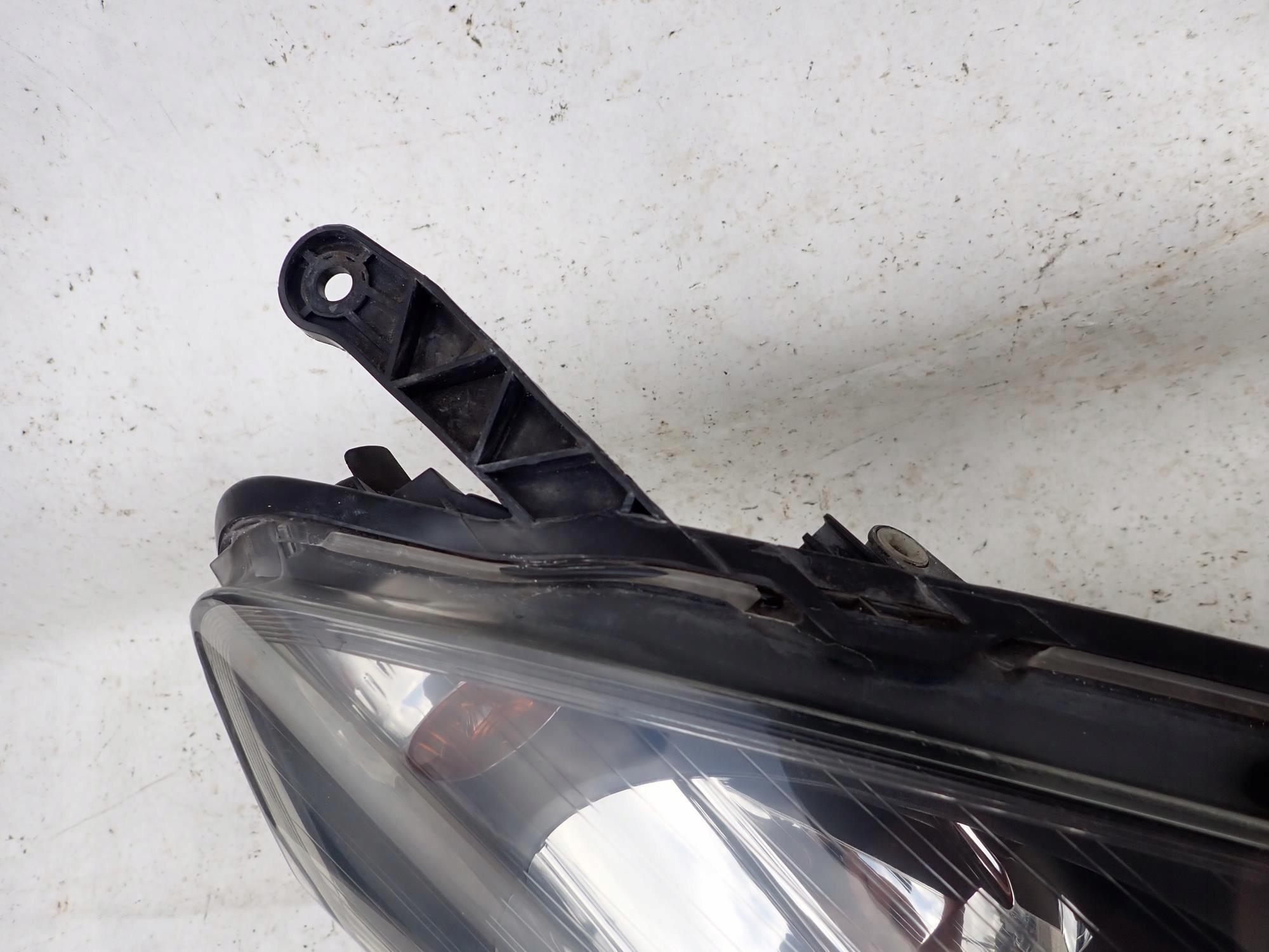 OPEL ZAFIRA B 05-14 light front front right