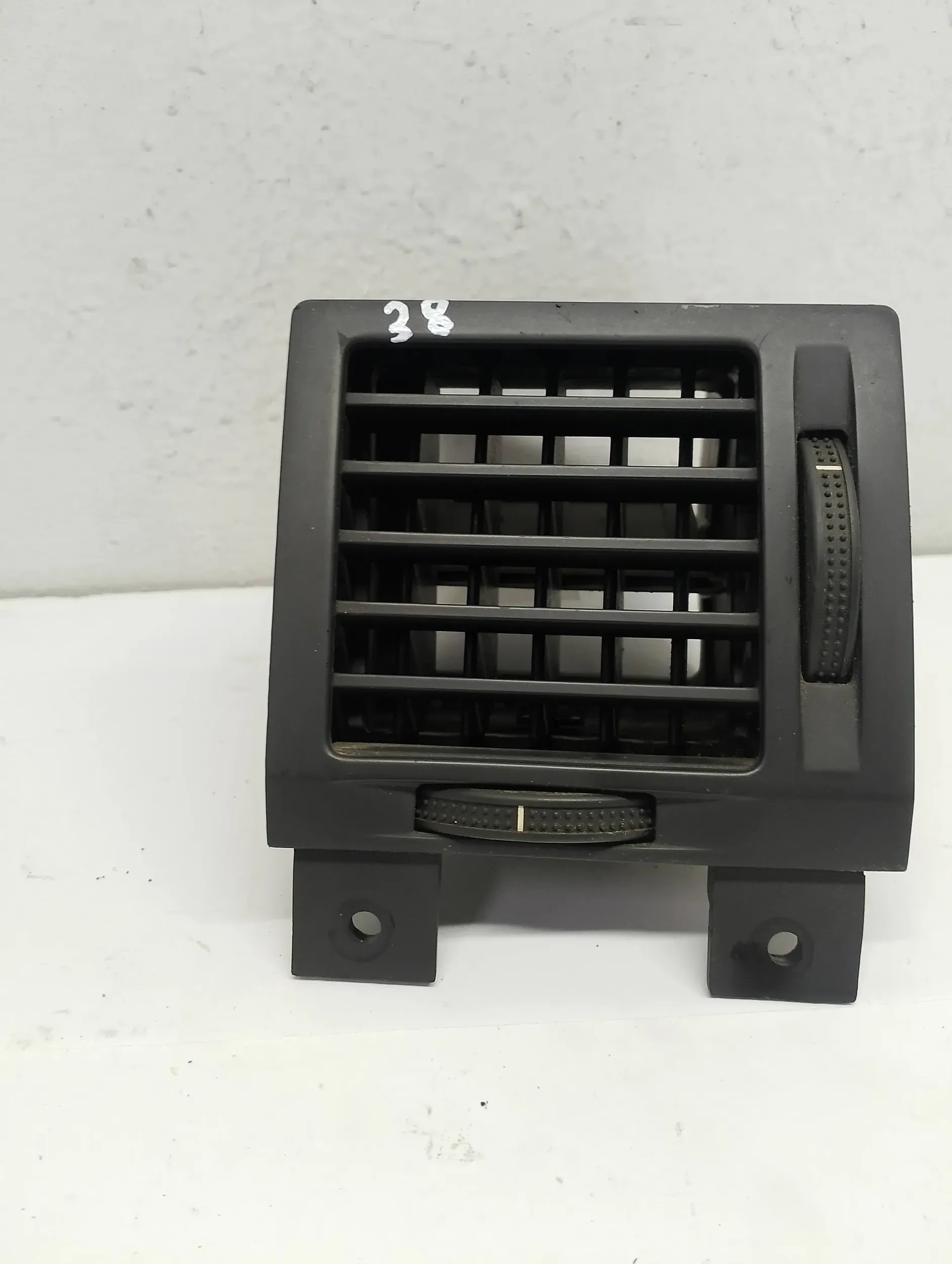 grid air conditioning devices left front OPEL VECTRA C 230635620
