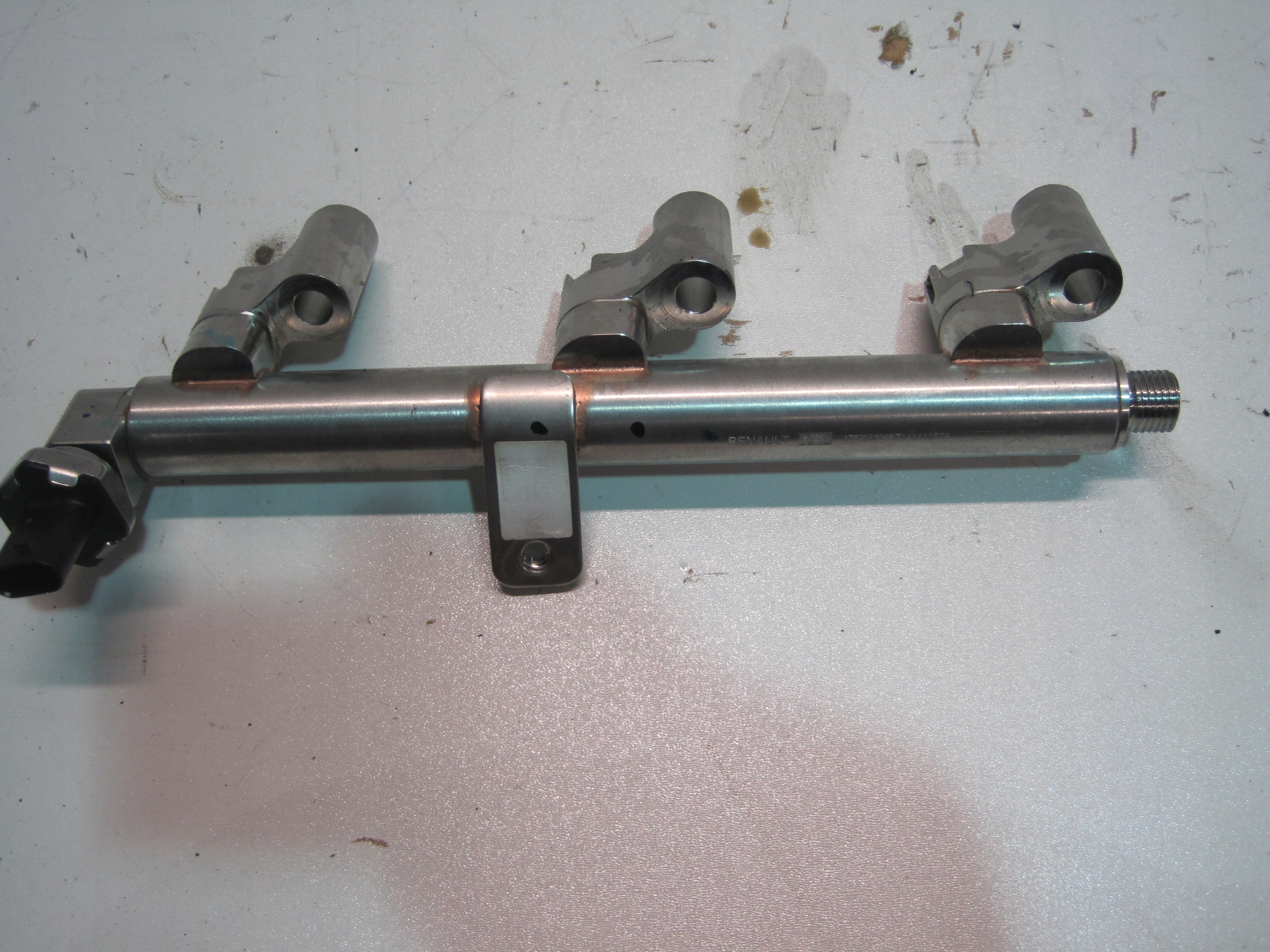 Rampe injection RENAULT RAFALE 1.2 E-TECH 175208396R