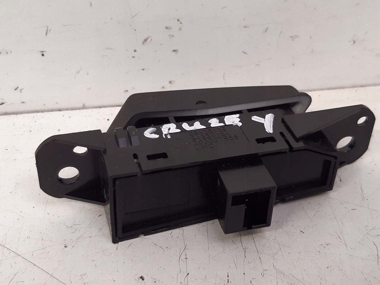 switch central of a lock Chevrolet Cruze 1,6 16V