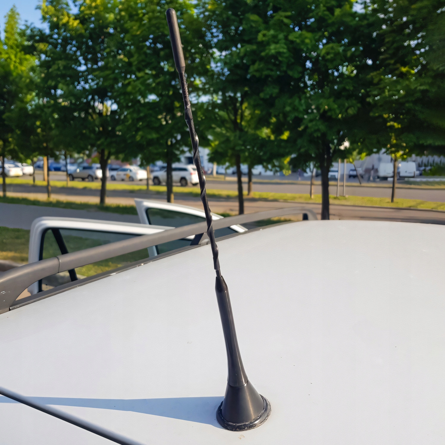 ANTENA SAMOCHODOWA DACHOWA BAT MASZT 40CM UNIWERSALNY DO SKODA OPEL SEAT Waga produktu z opakowaniem jednostkowym 0.1 kg