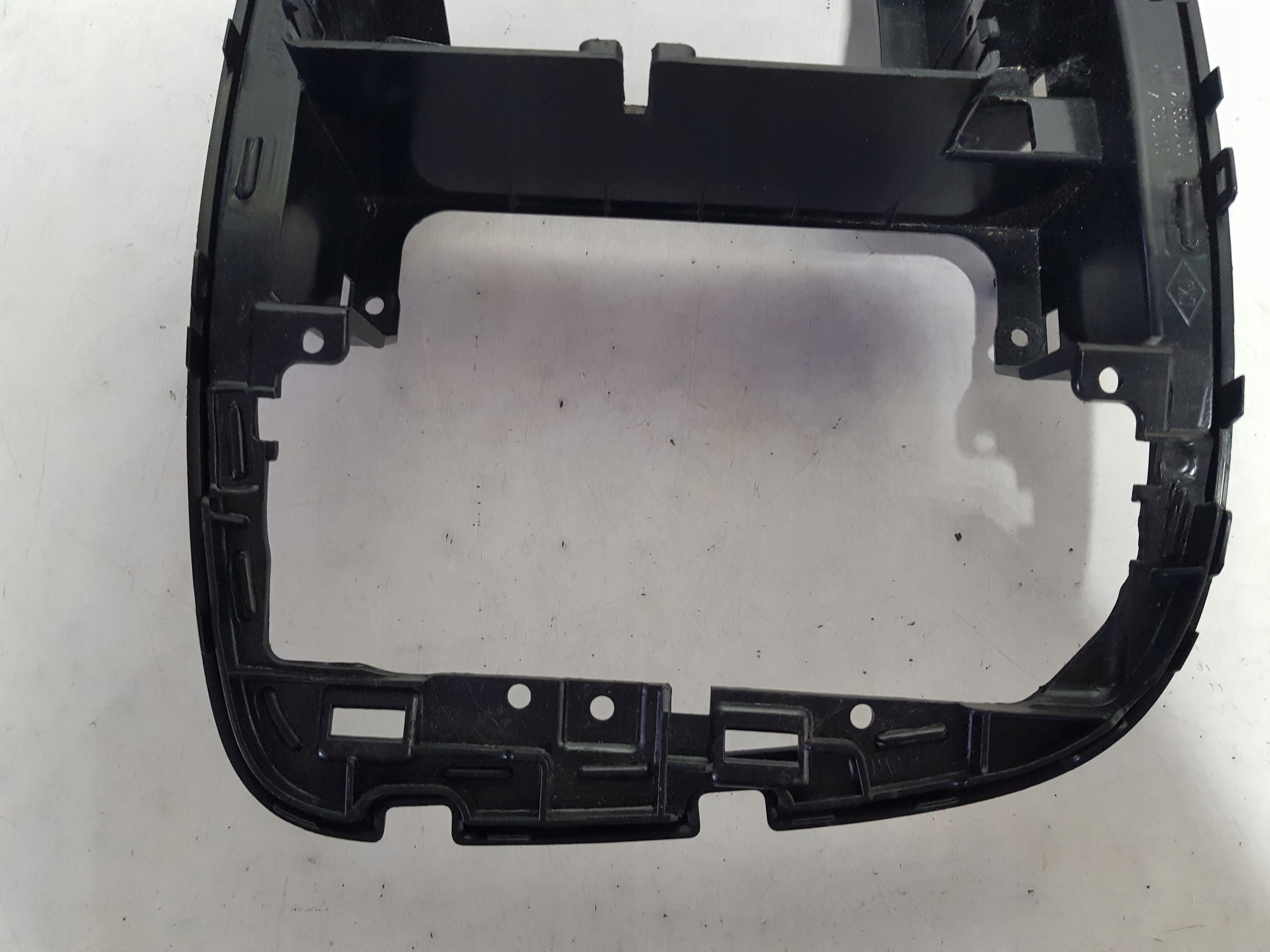 RENAULT ZOE II guard frame PANELU RADIA button of warning lights 681045729R