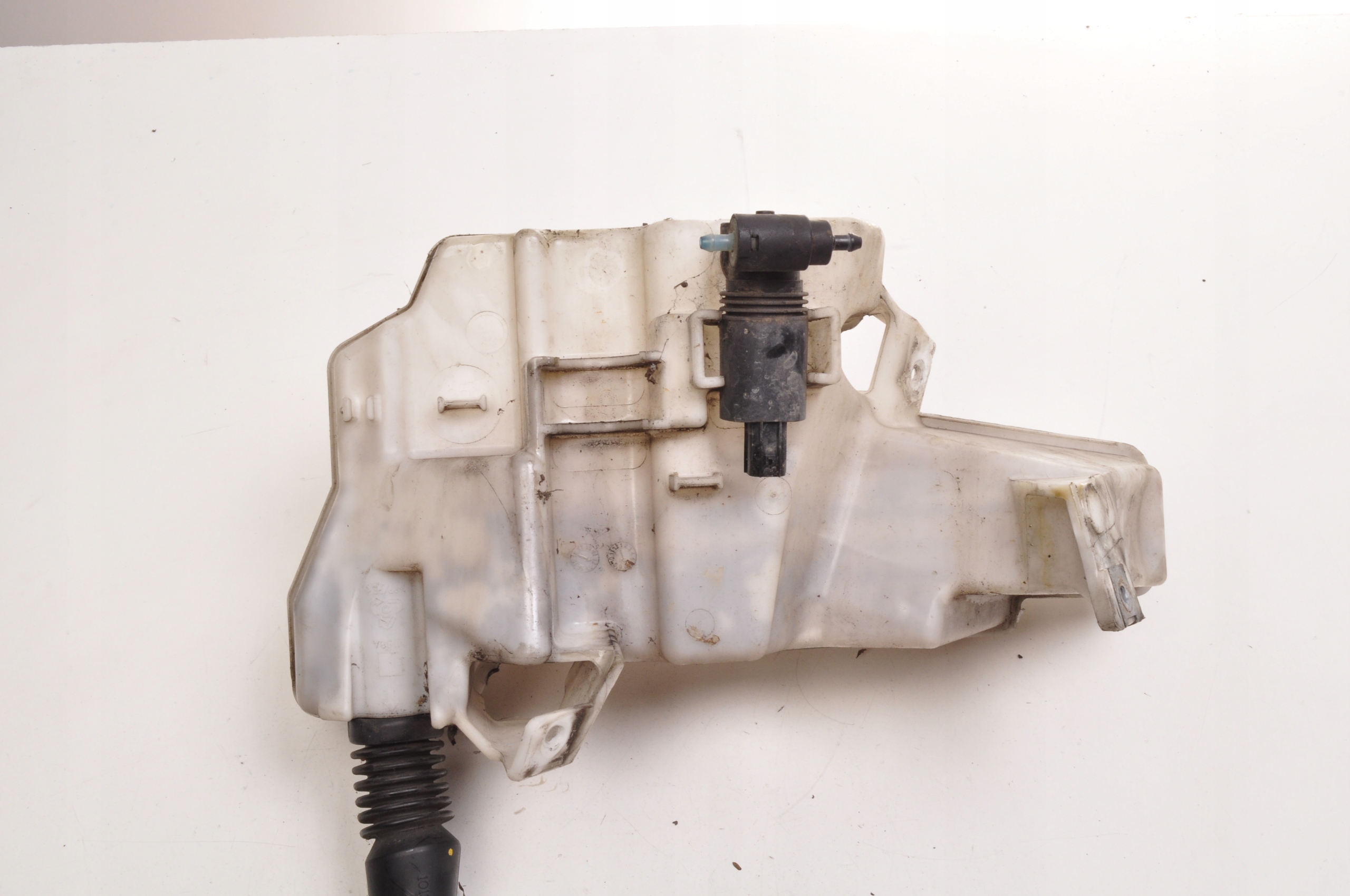 LAND ROVER Range Evoque L538 бачок омывателя BJ32-17B613-AD