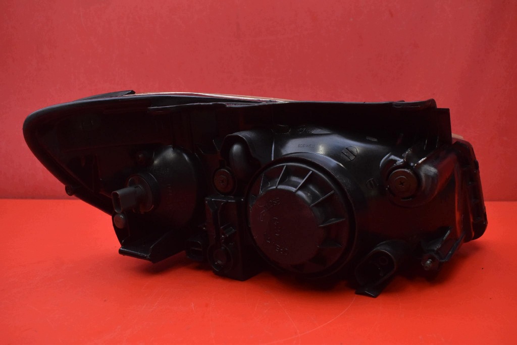 REFLEKTOR left light front EU 92101-2F0 KIA CERATO 1 and 04-06