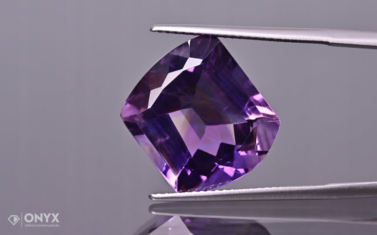 Ametyst fazetovaný nepravidelný 16x14 mm