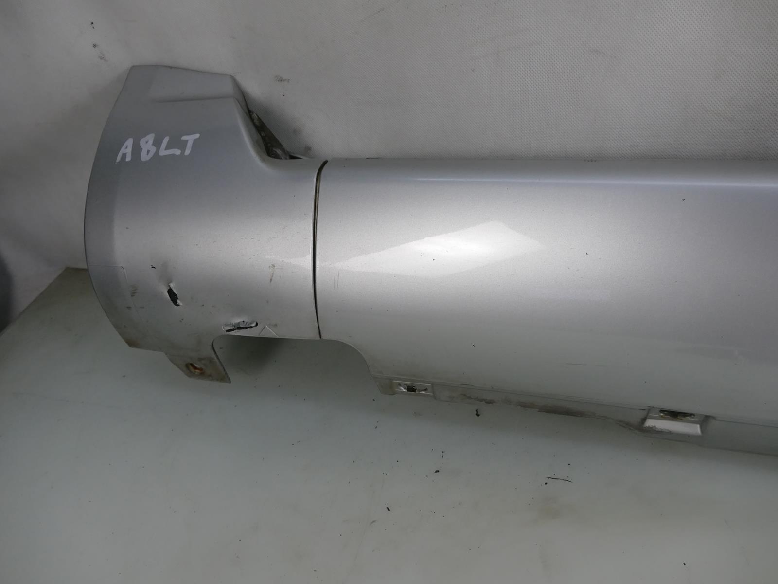 AUDI A8 D3 LIFT moulding threshold right LY7W cap
